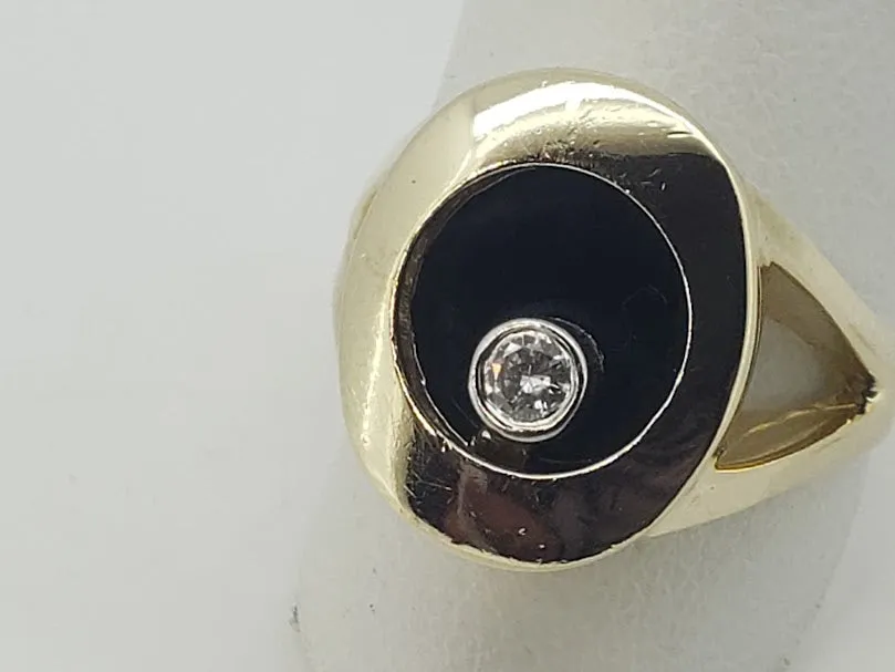 14kt Diamond Ring - The Diamond moves when you do!