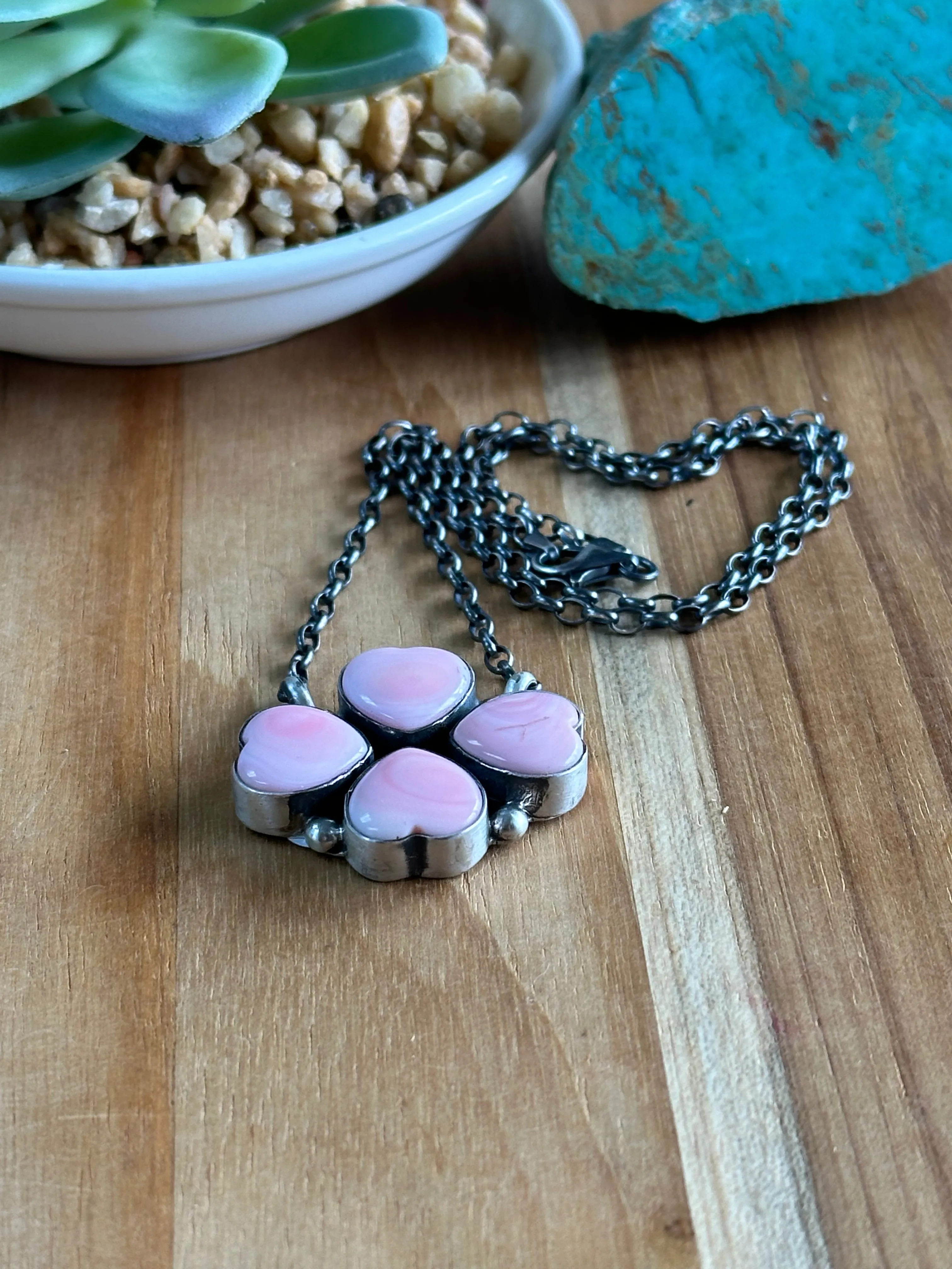 18" Pink Conch 4 Heart Pendant Necklace