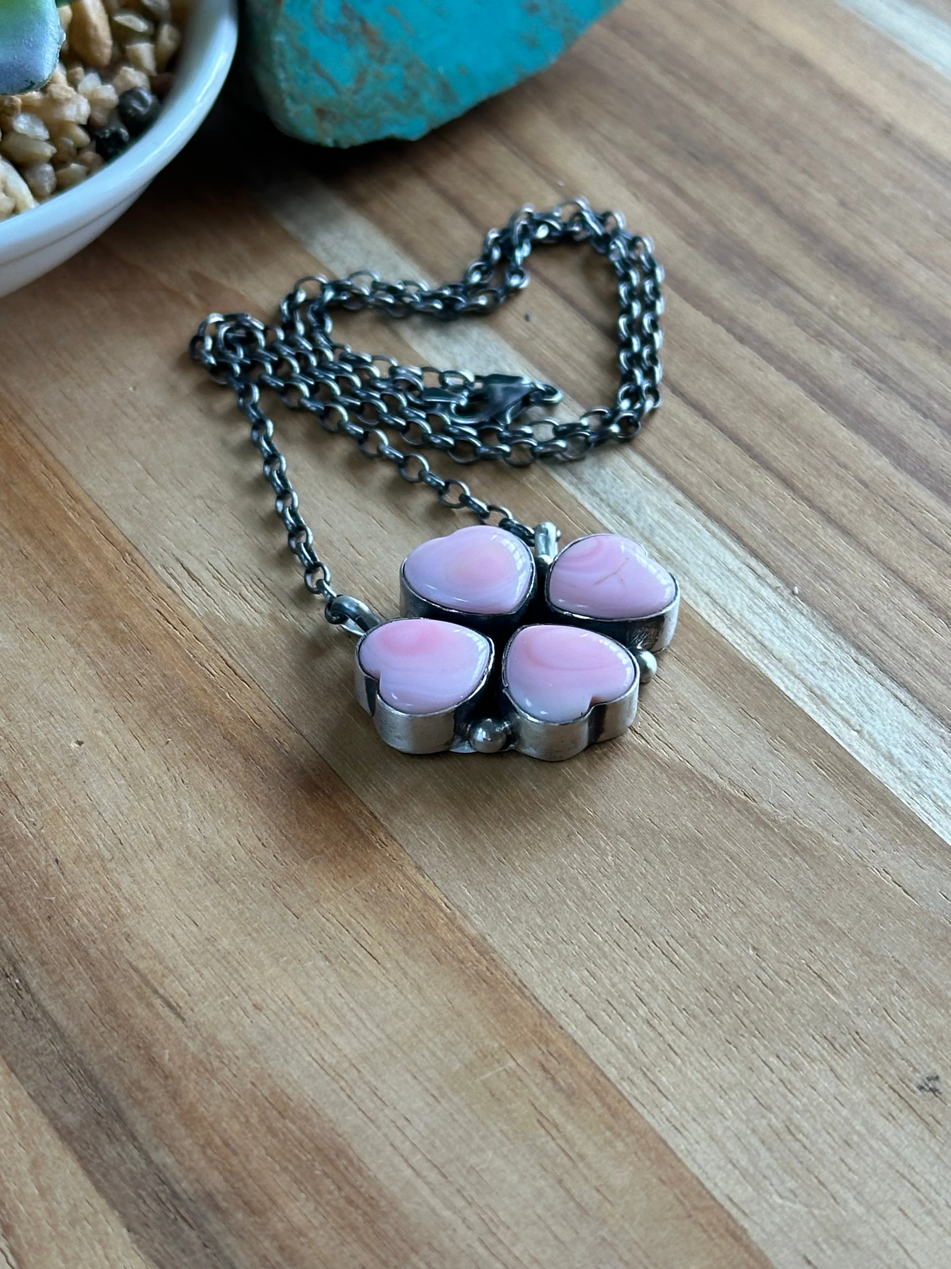 18" Pink Conch 4 Heart Pendant Necklace