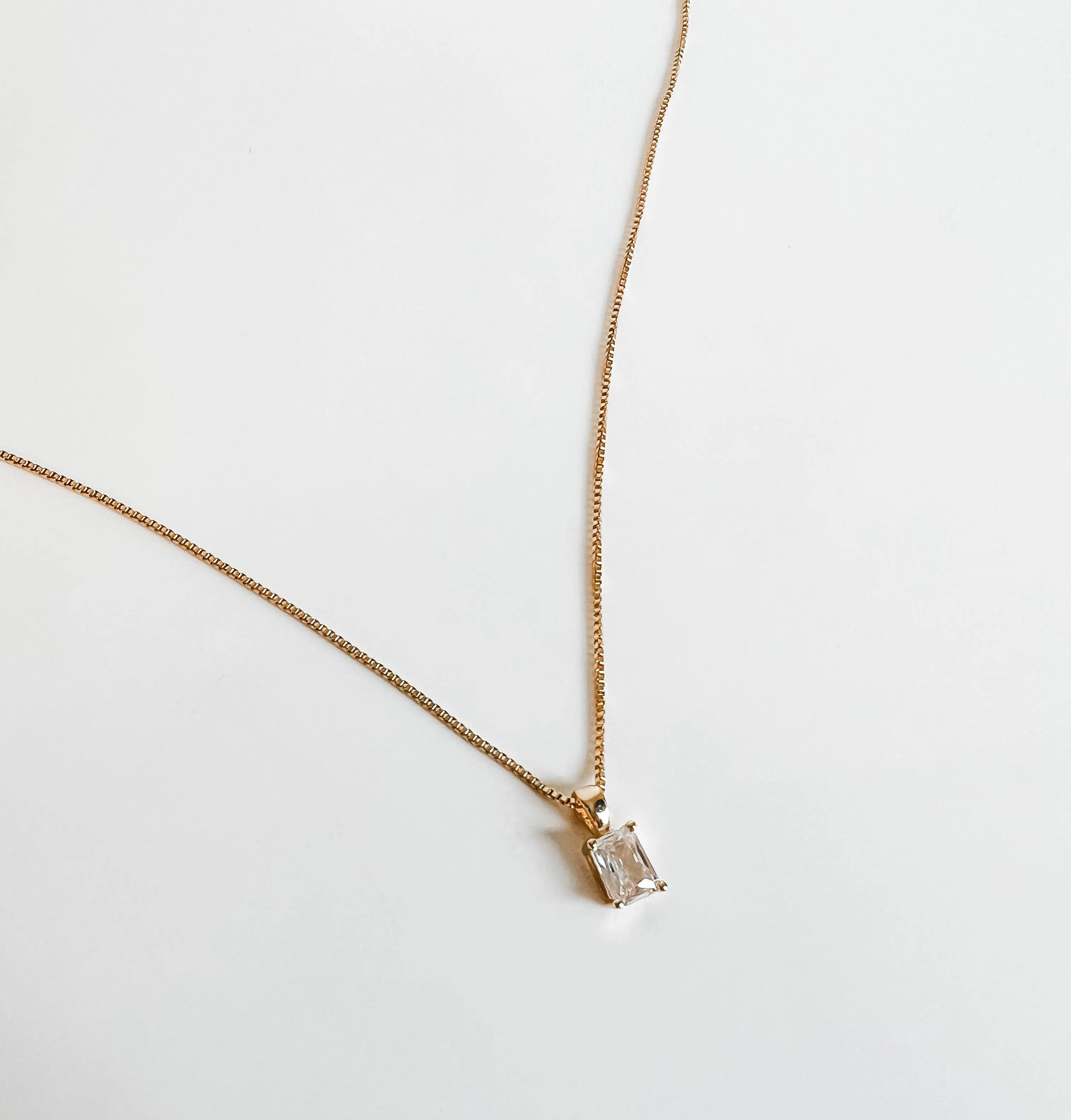 Box chain with baguette diamond