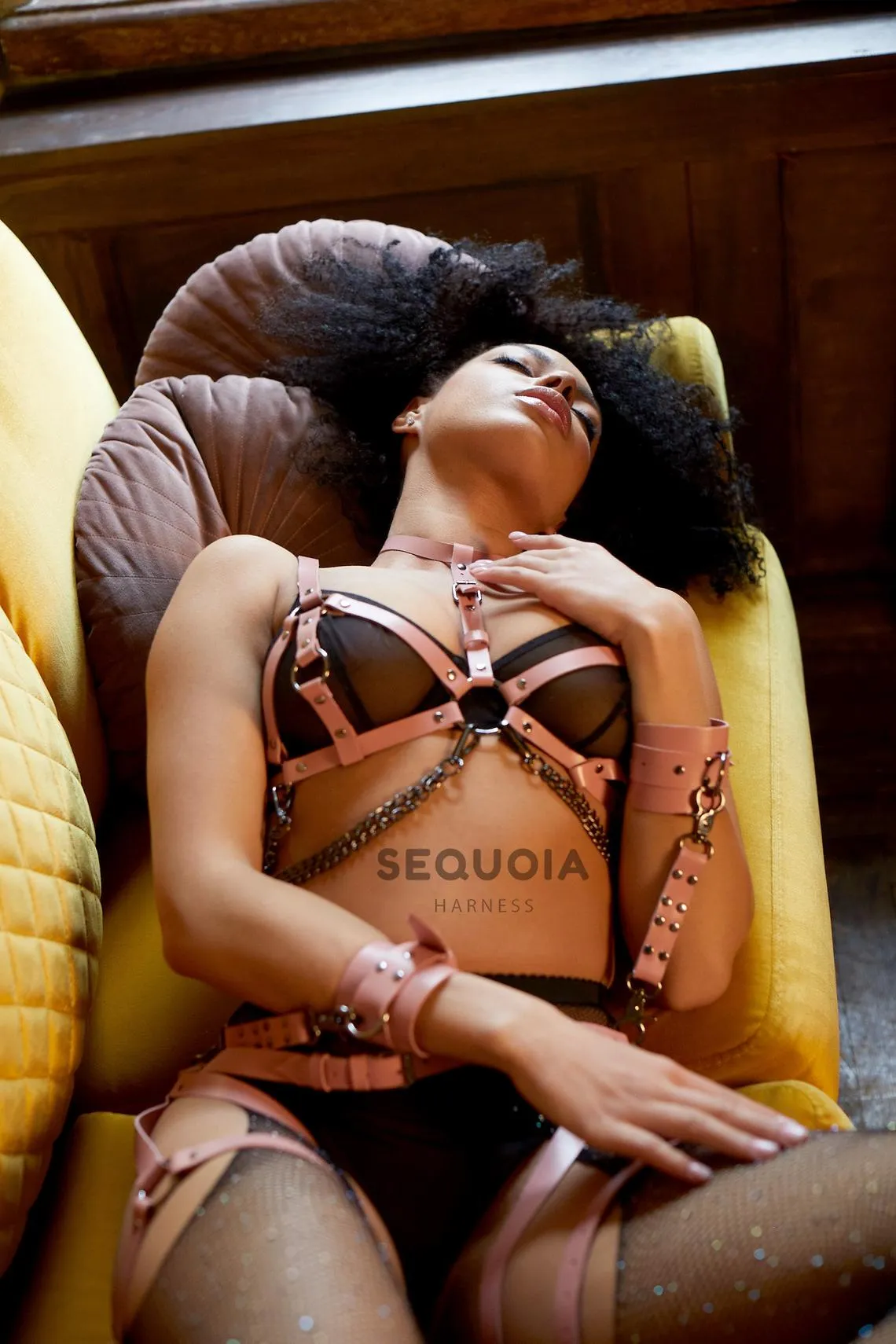 Bra "Lilium" With Chains & Garters "Aronia"