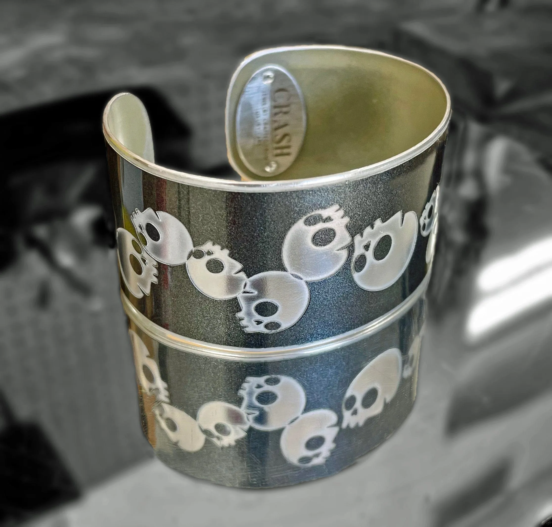 California F149 Skull Cuff