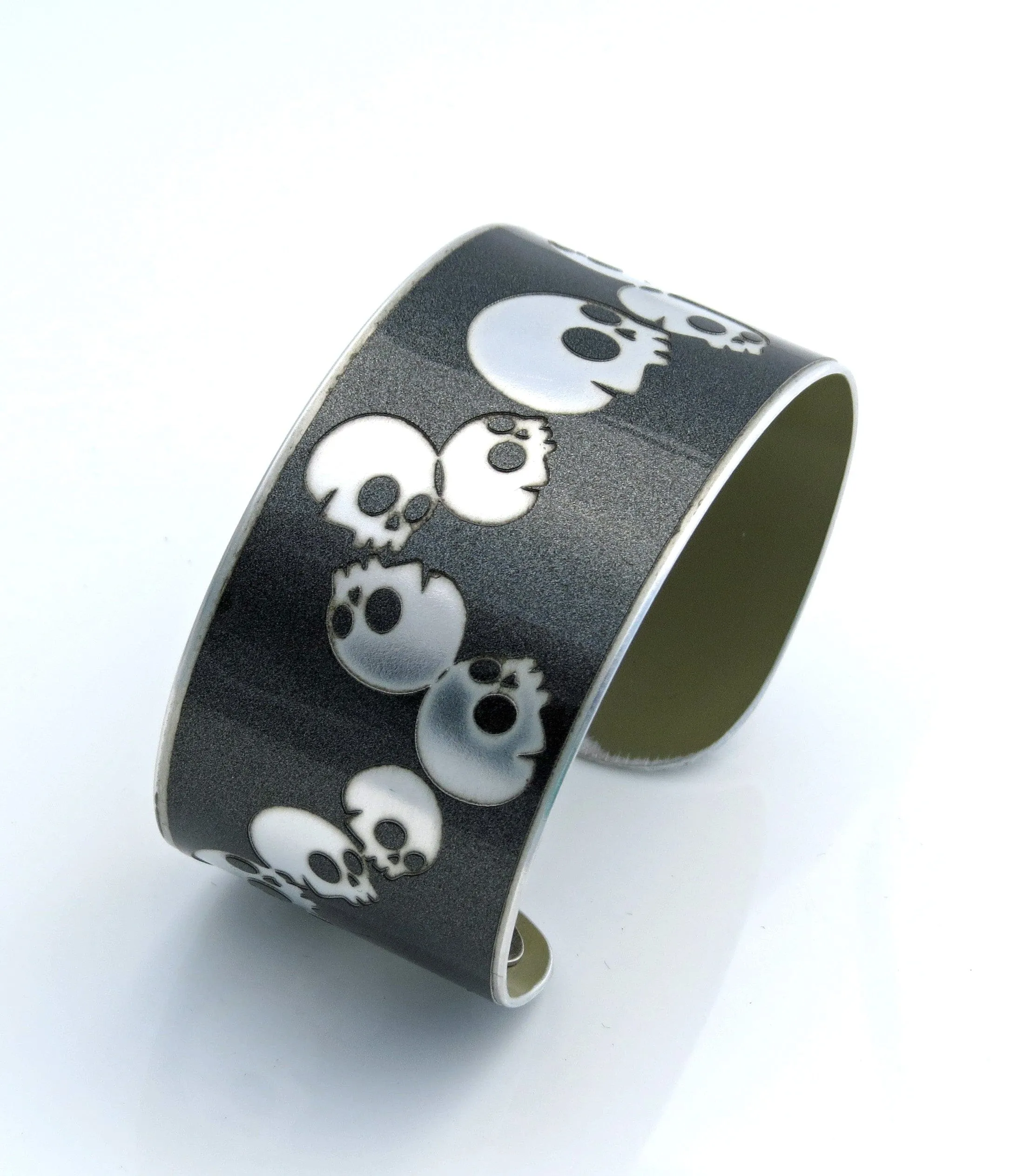 California F149 Skull Cuff