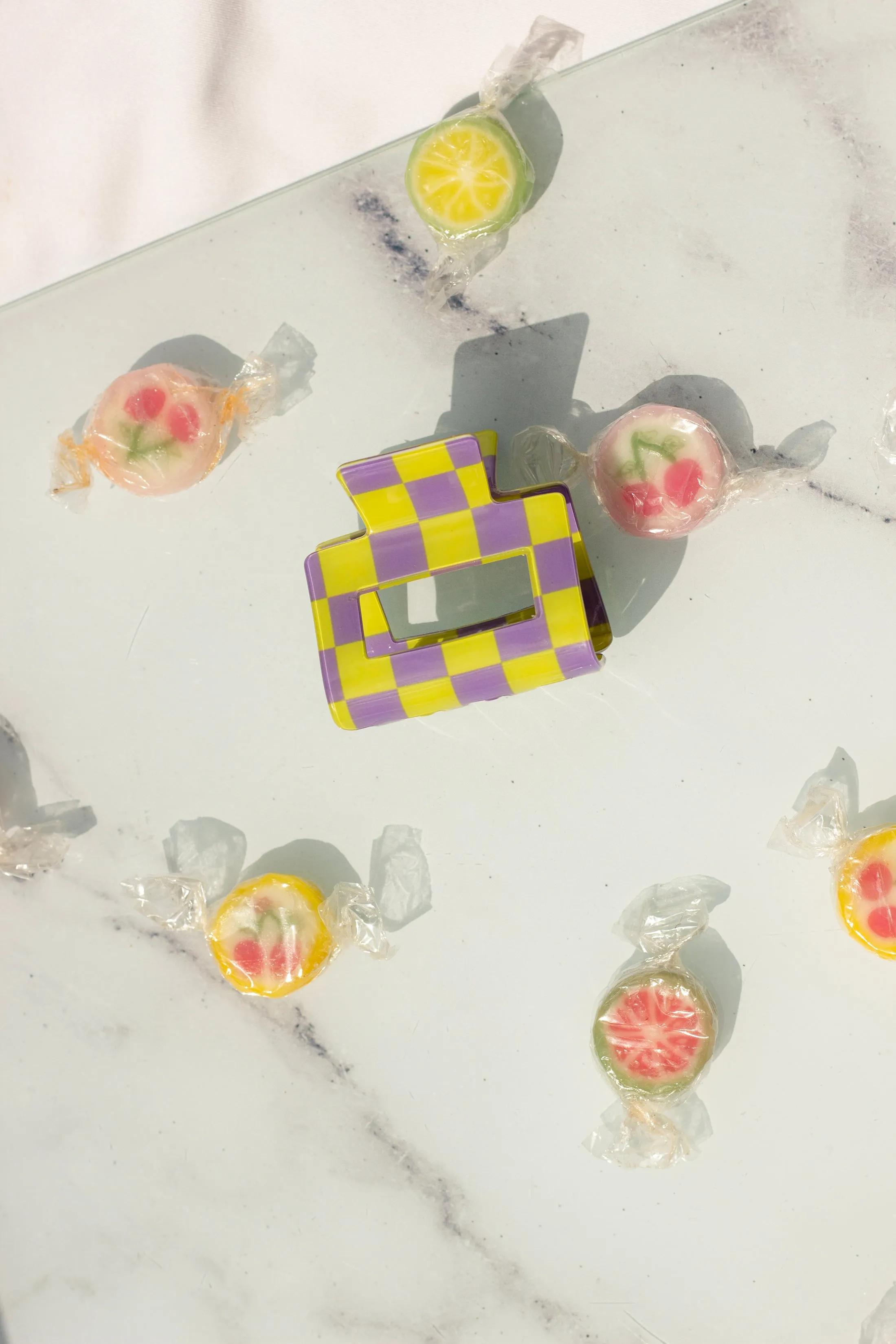 Checkerboard Print Cut Out Rectangle Claw Hair Clip