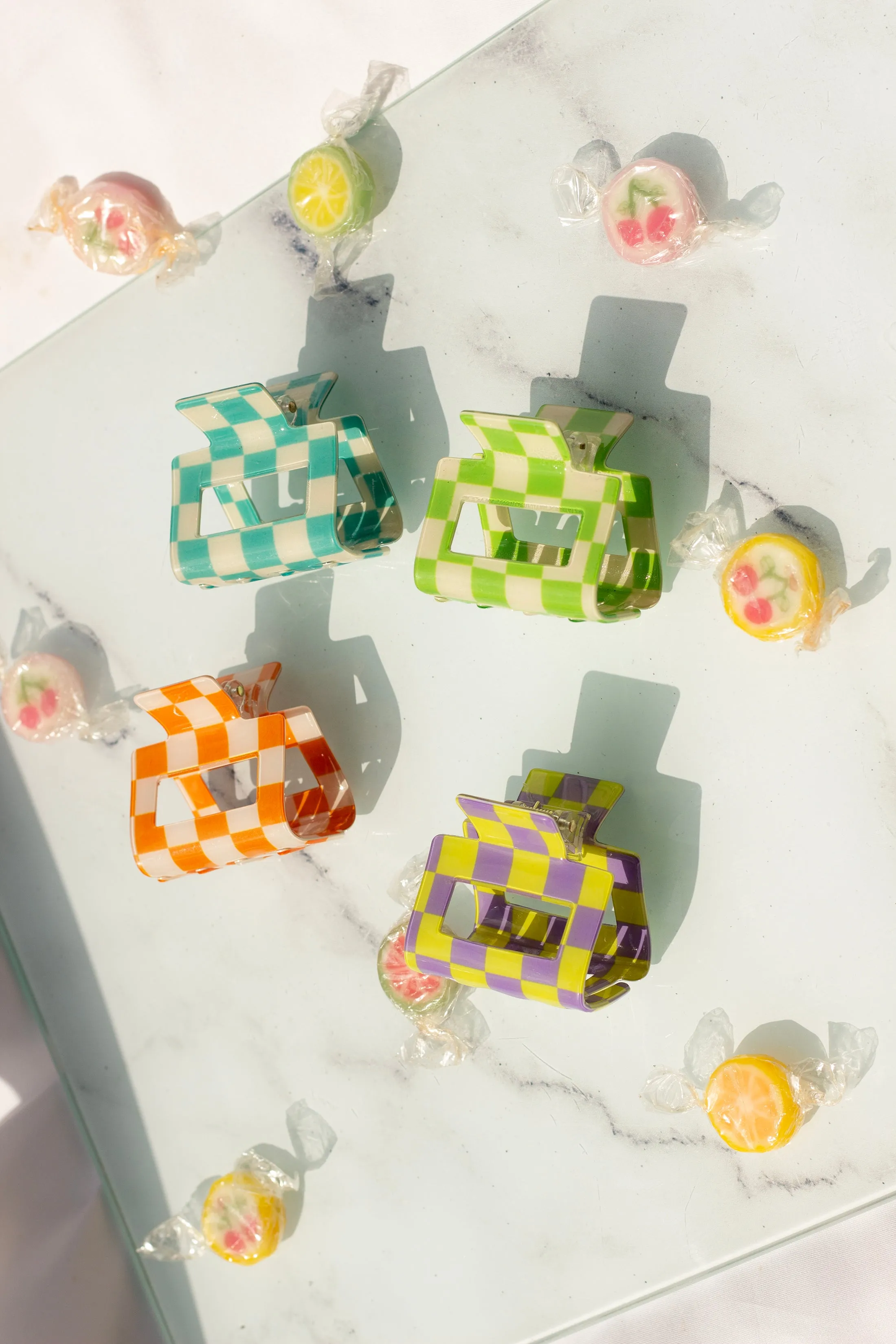 Checkerboard Print Cut Out Rectangle Claw Hair Clip