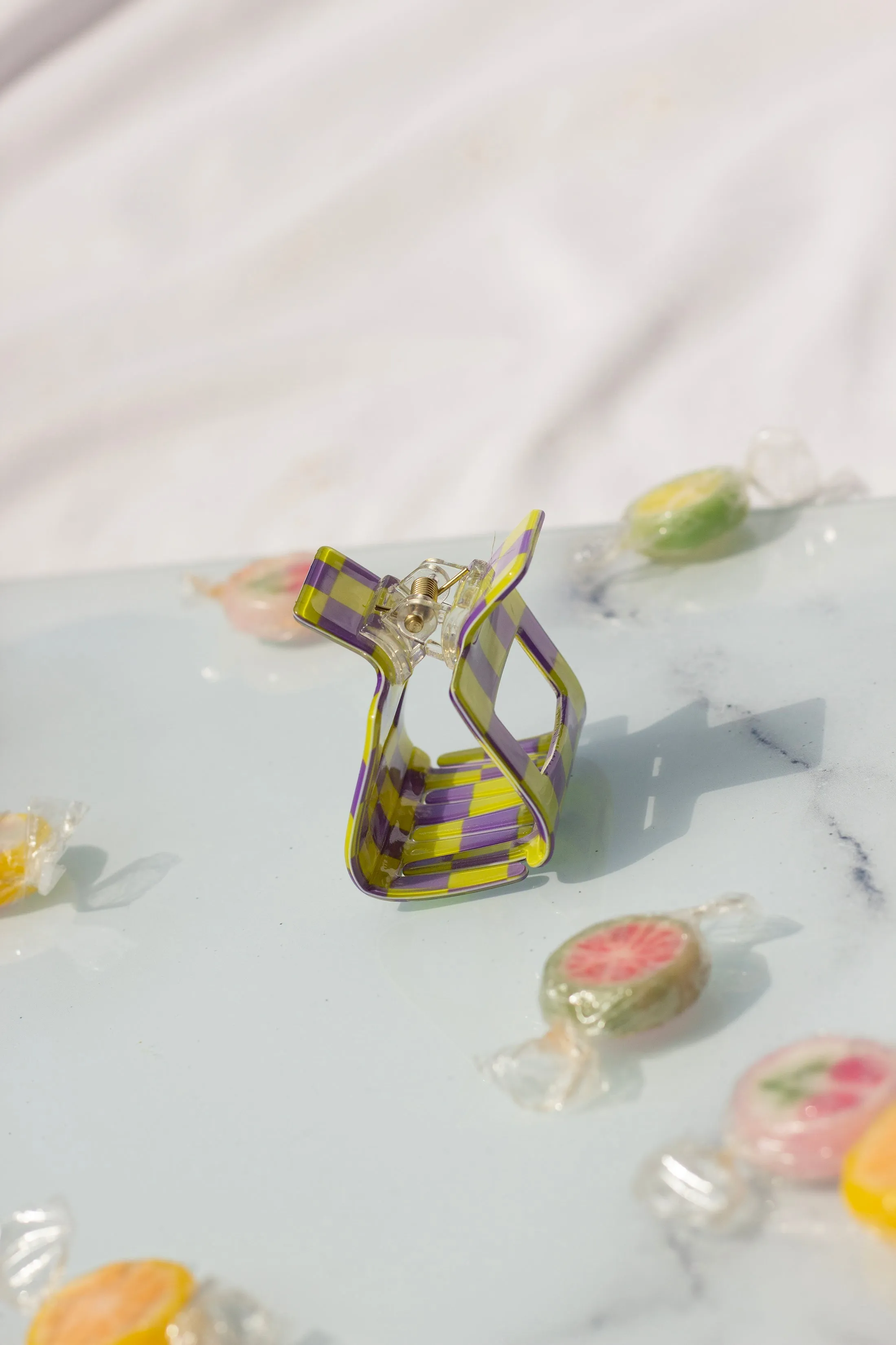 Checkerboard Print Cut Out Rectangle Claw Hair Clip