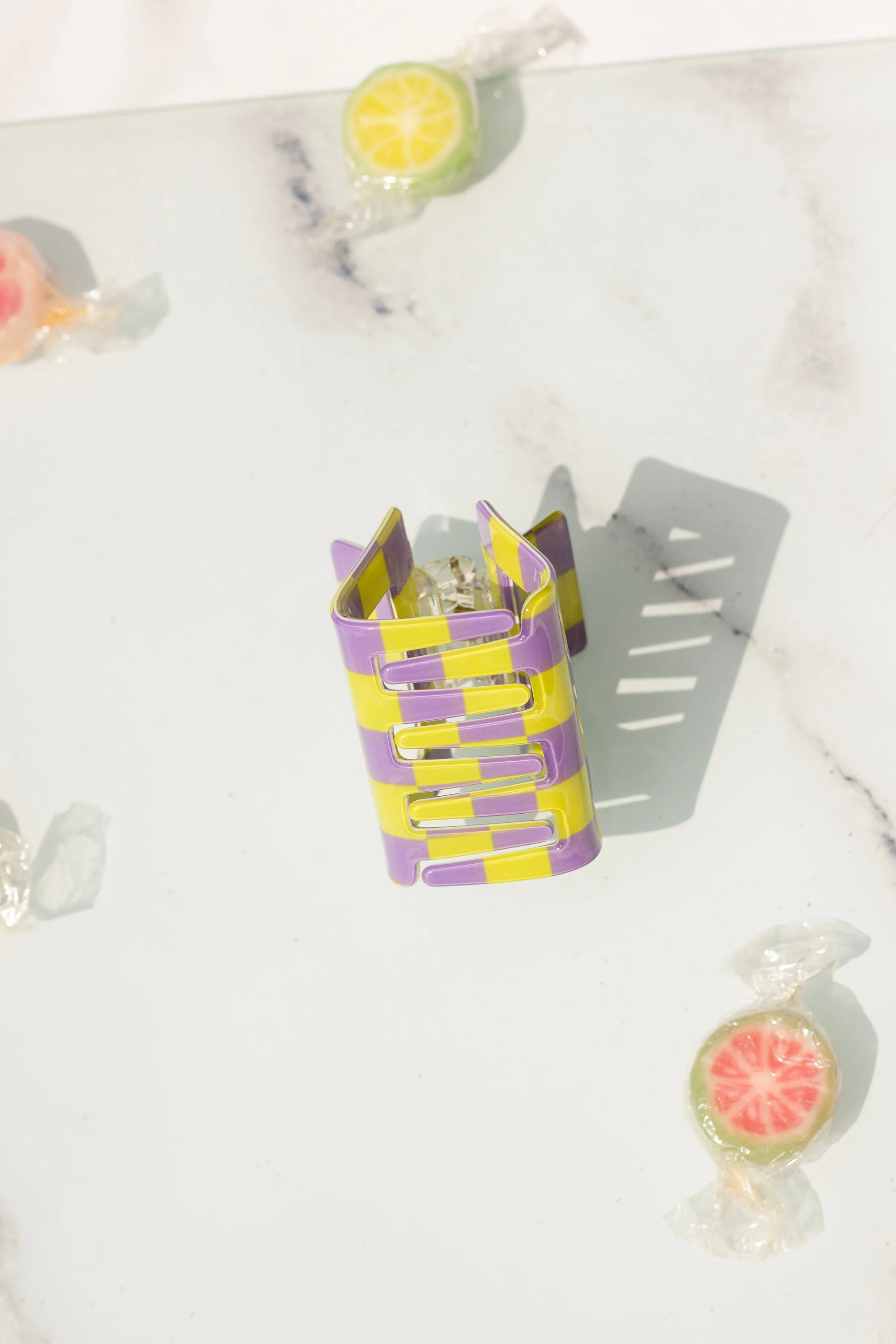 Checkerboard Print Cut Out Rectangle Claw Hair Clip