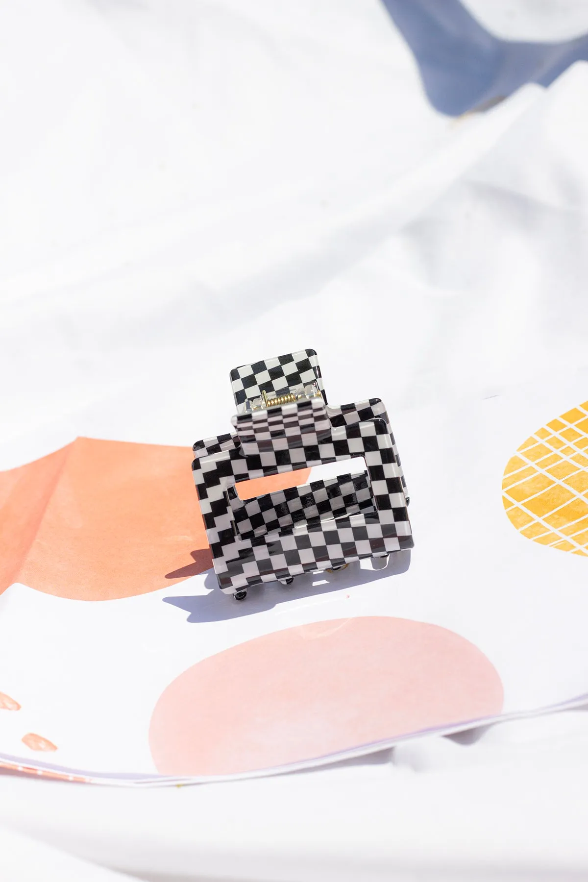 Checkerboard Print Cut Out Rectangle Claw Hair Clip