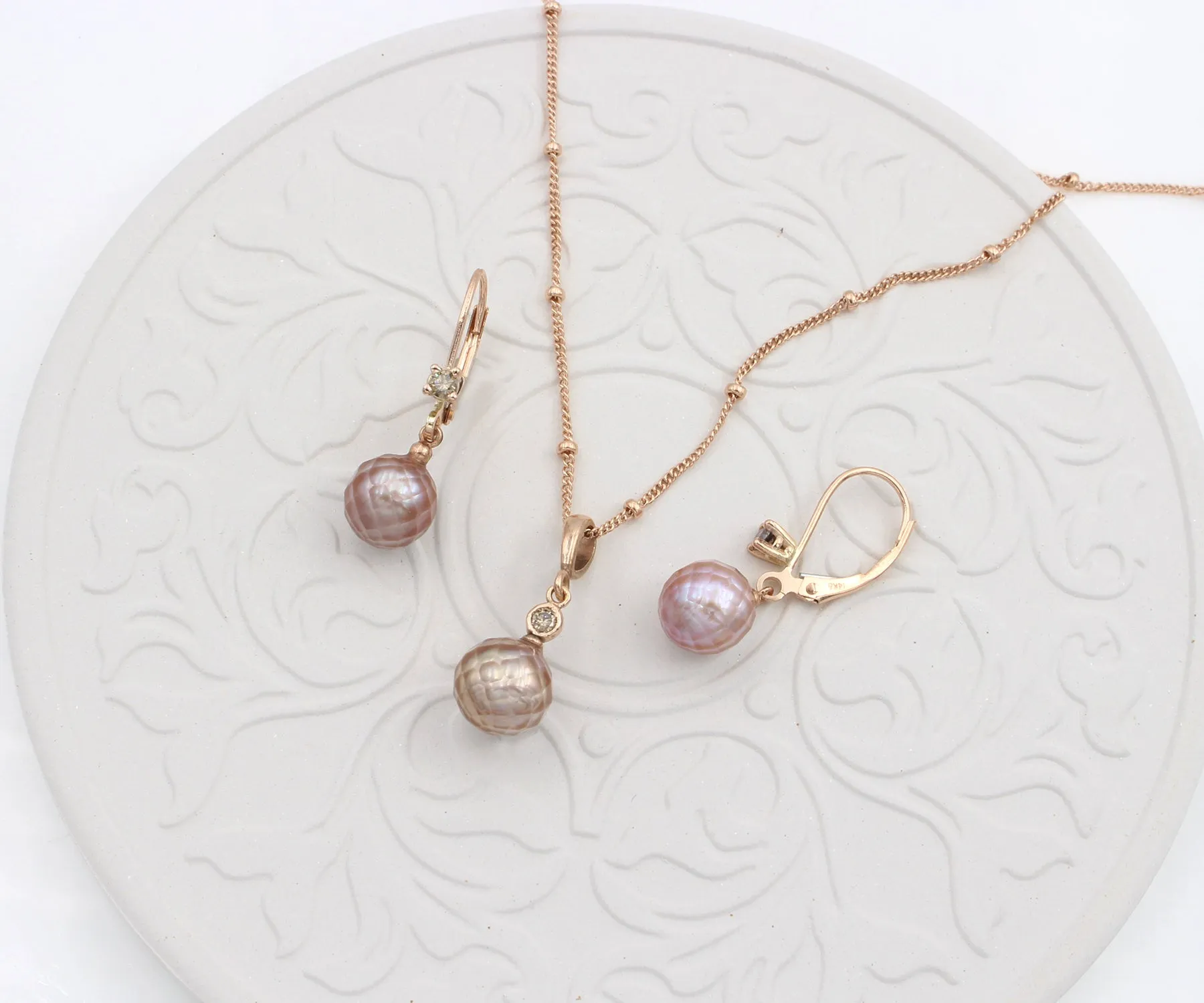 Diamond Cut Rose Pearl Diamond Necklace