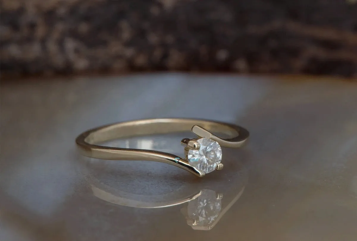 Diamond Engagement Ring-Solitaire ring- 14K Yellow Gold-Small womens ring-Wedding Jewelry-Promise ring-Wedding&engagement-Bridal Jeweler