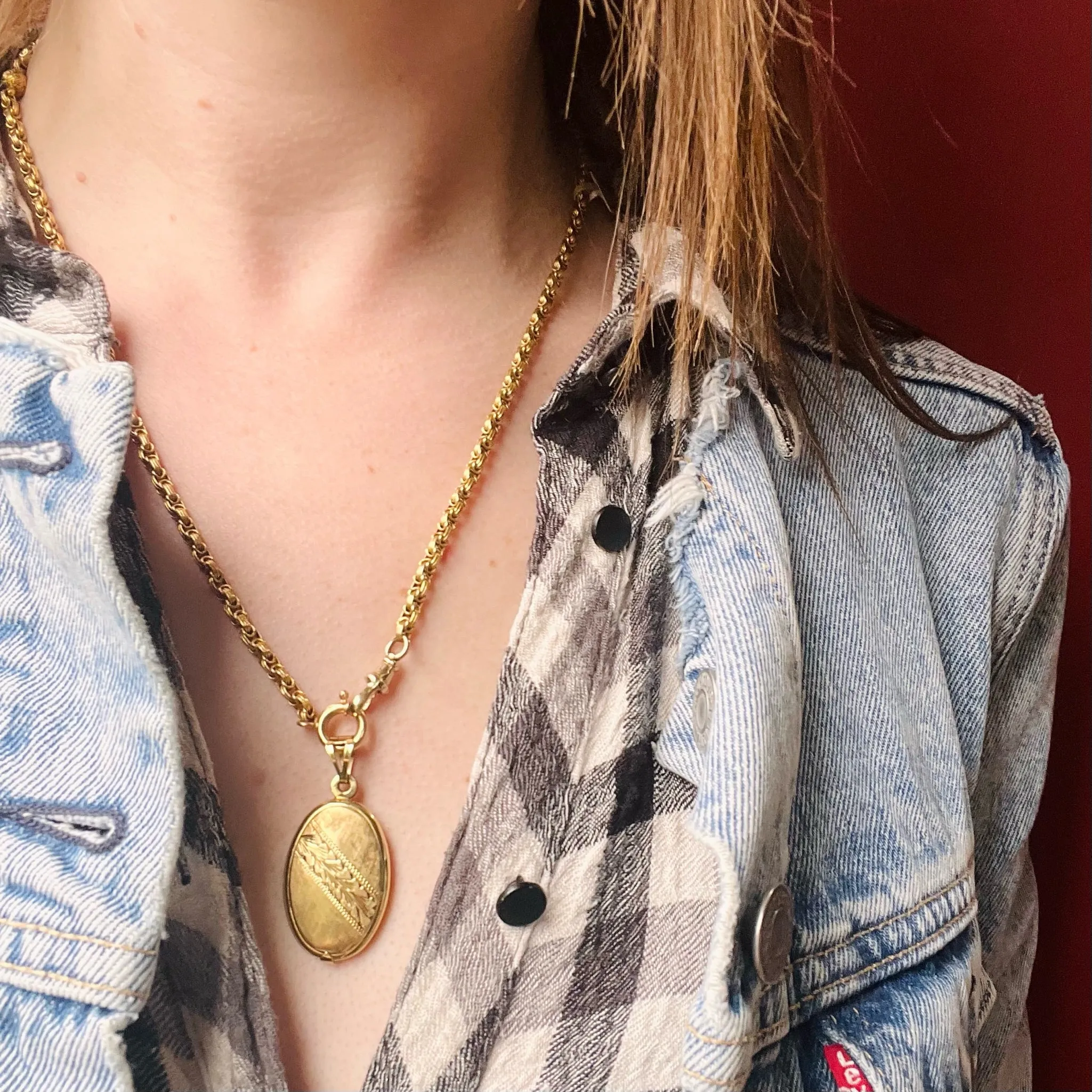 Engraved Gold Swivel Locket from UnoAErre