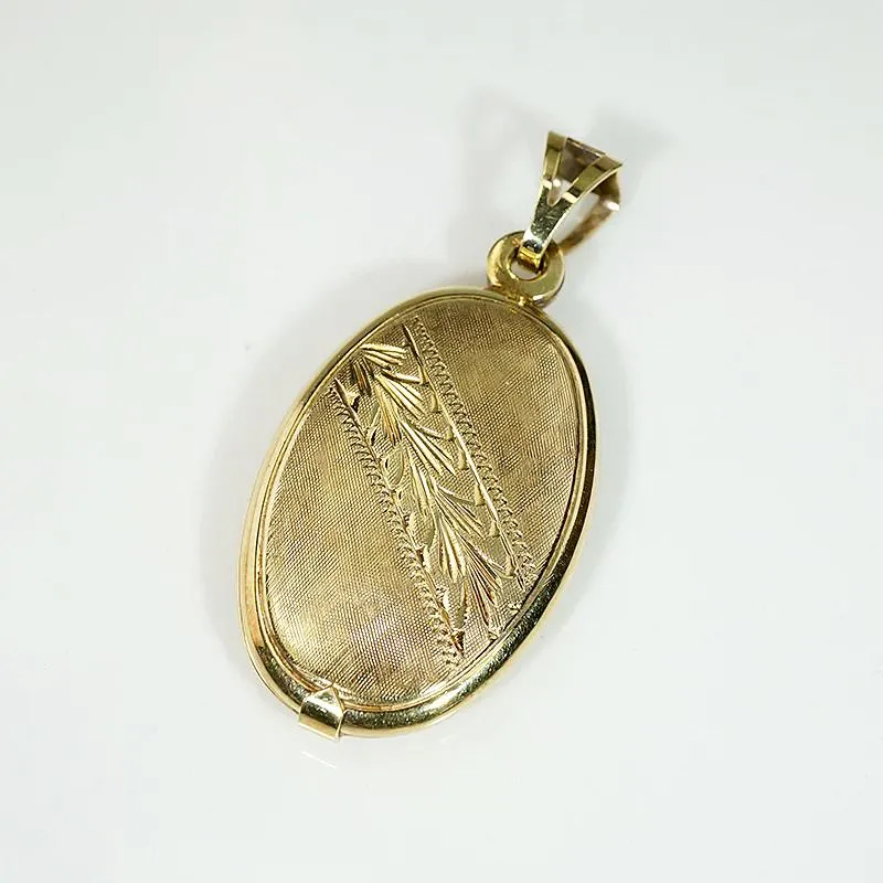 Engraved Gold Swivel Locket from UnoAErre