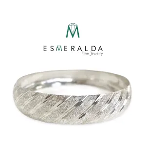 Esmeralda's Textured Line Design Bracelet