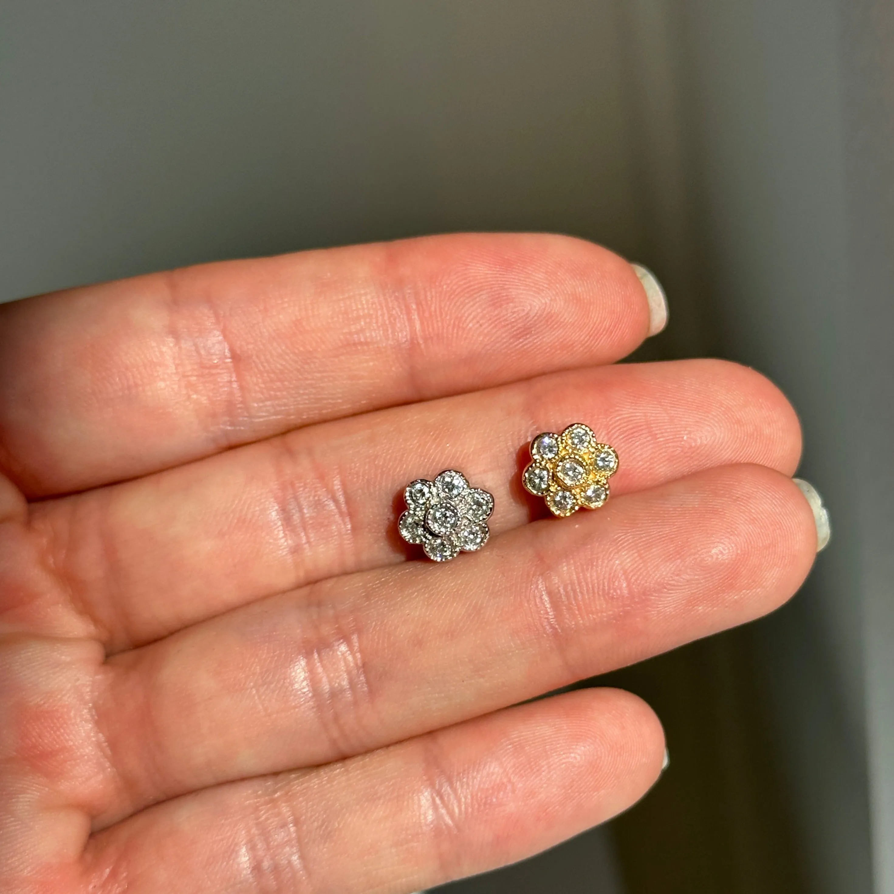 Estate 14KT Yellow Gold Diamond Flower Pendant Slide