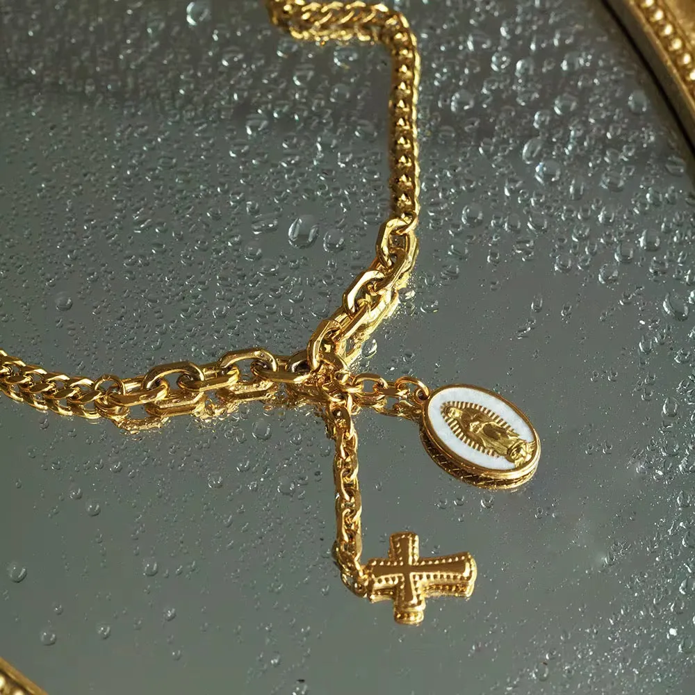 Fe Necklaces