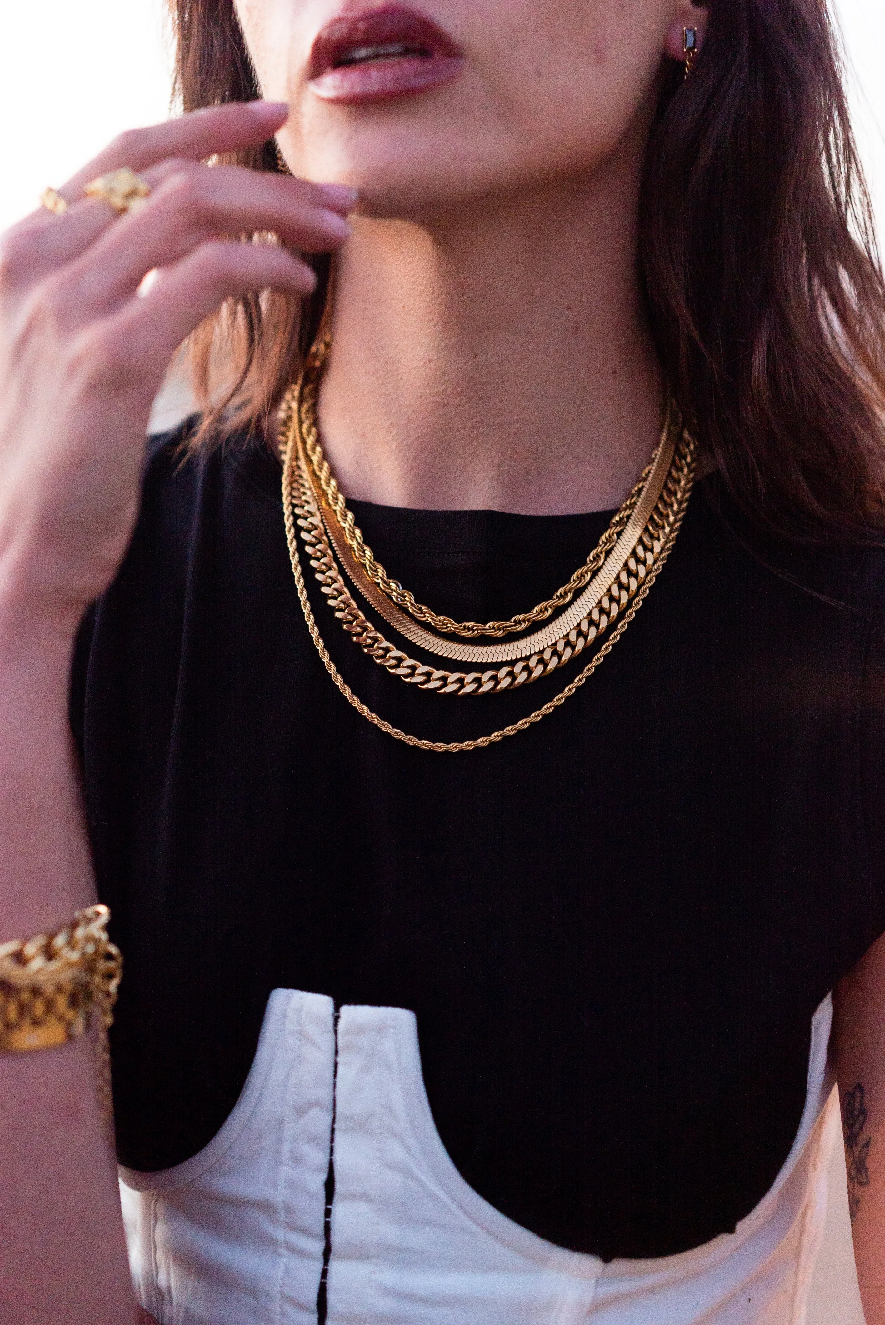 FEELS NECKLACE