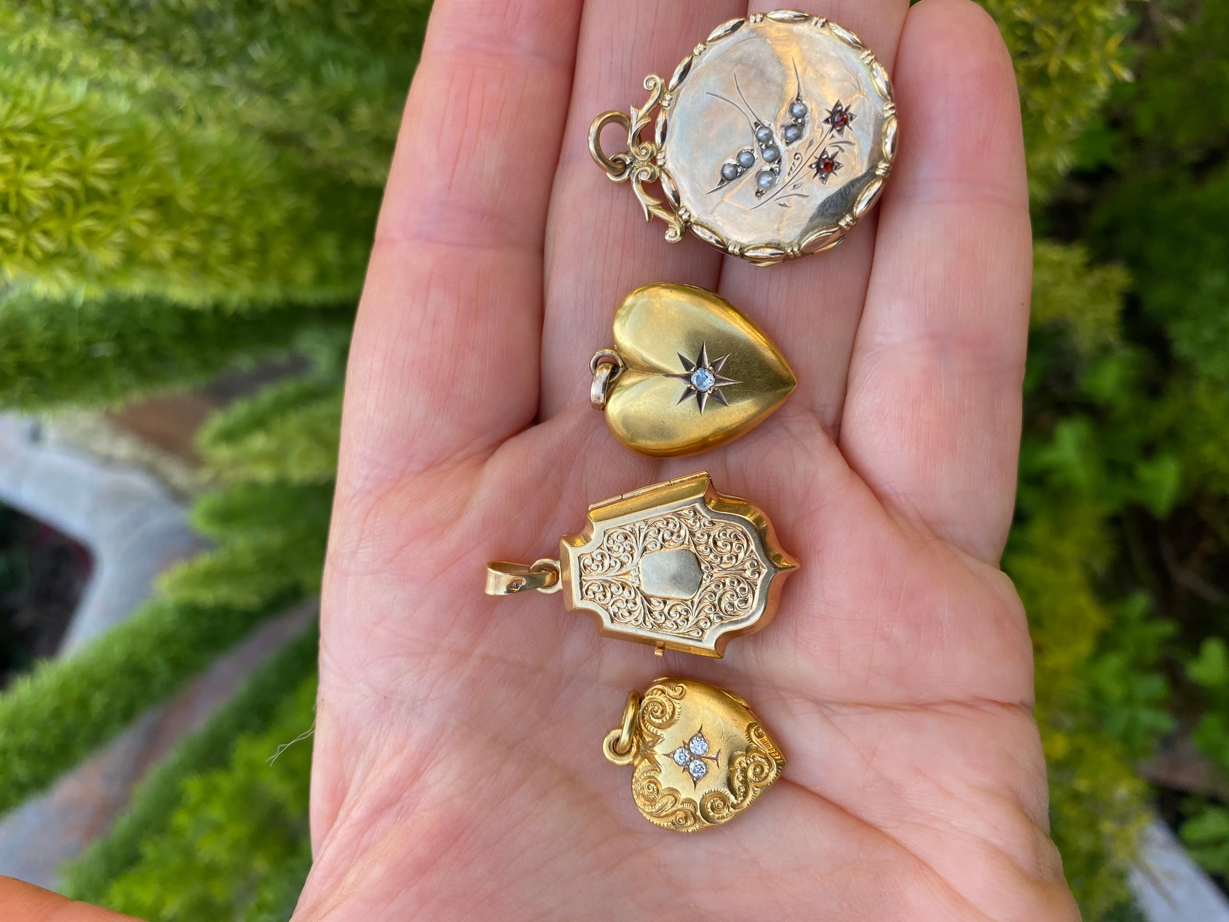 Golden Heart with a Diamond Clover