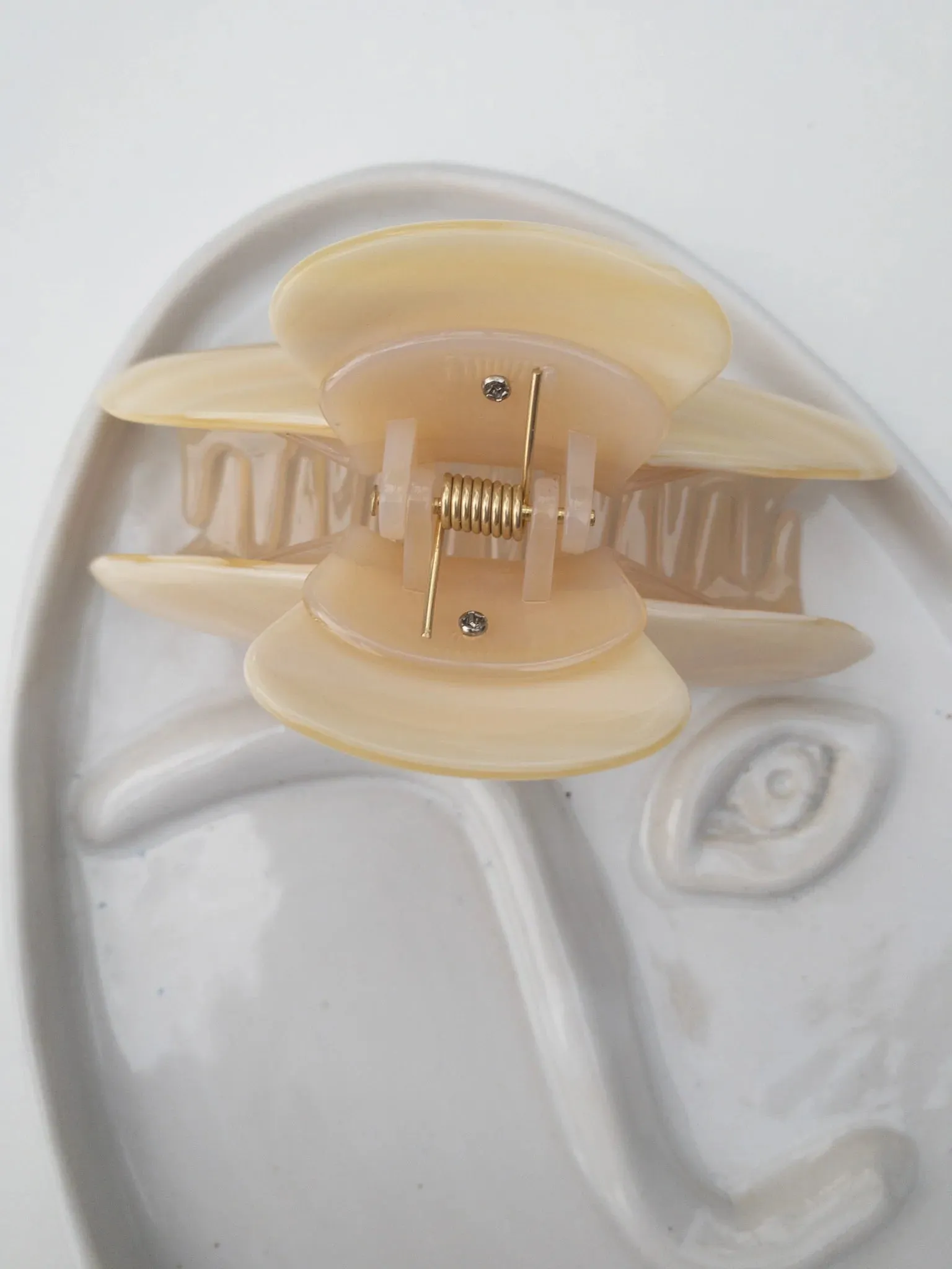 Goldn. Arch Hair Clip - Cream