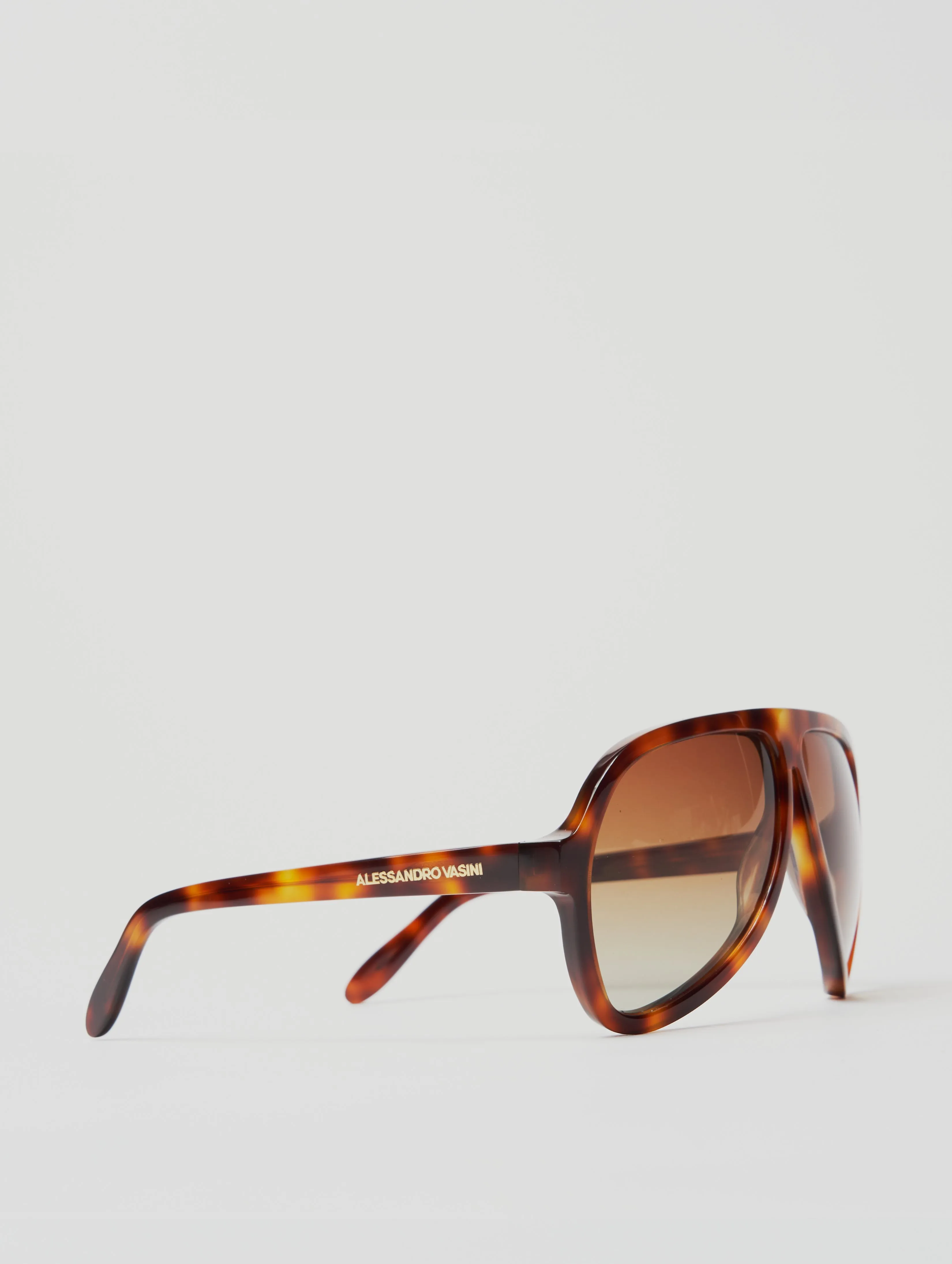 JAMES GIANT AVIATOR SUNGLASSES IN HAVANA-BROWN