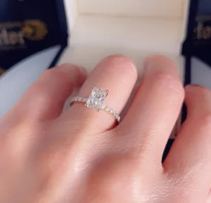 Lab grown diamond engagement ring