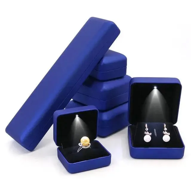LED Jewelry Box for Ring Pendant Necklace Earring Engagement Display Gift Packaging with Light Storage Cases Wholesale