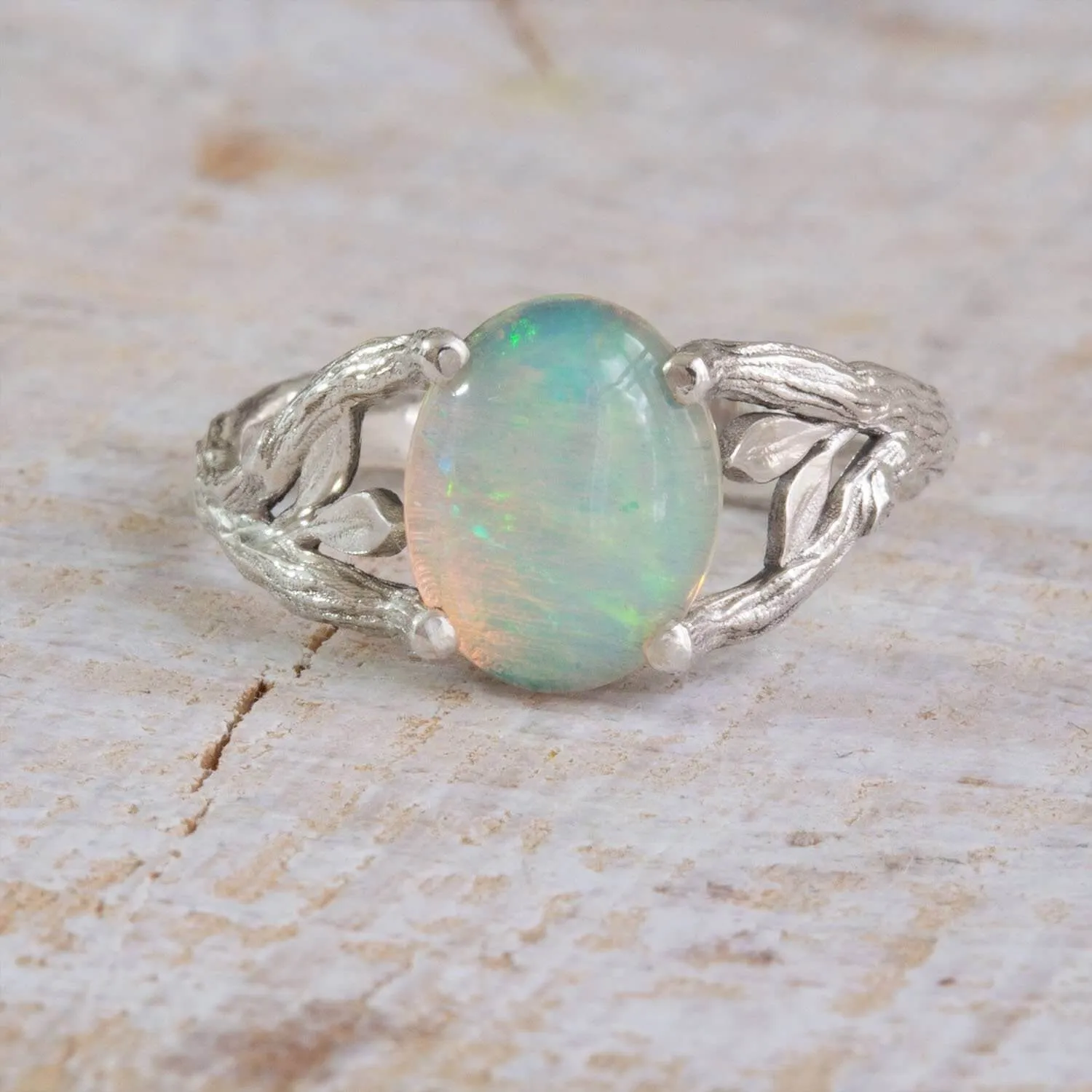 Neomi - Opal Ring