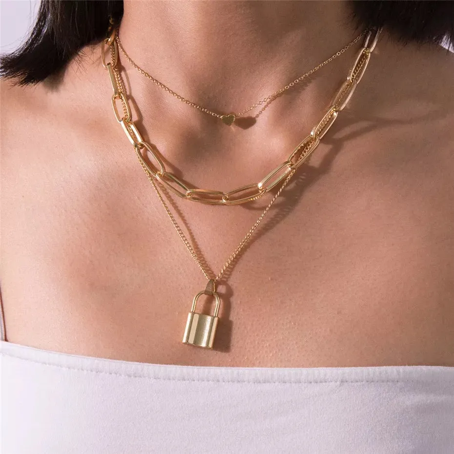 Pack of 2 Layered Heart Lock & Chunky Chain Butterfly Pendant