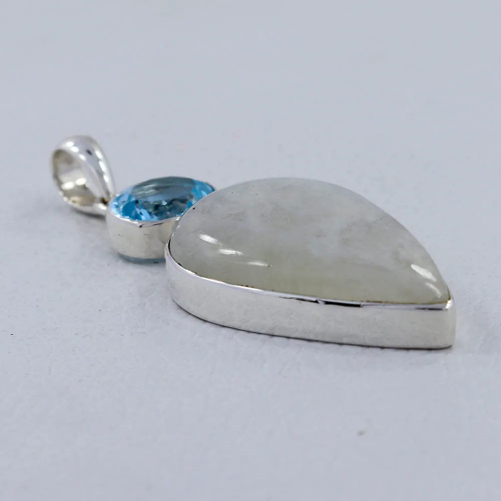 Rainbow Moonstone 925 Silver Pendant