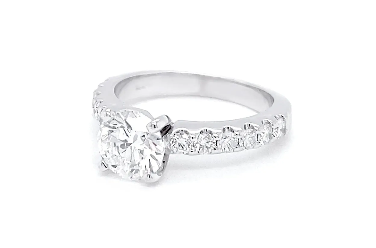 Ring 18kt White Gold Round Center Stone & Diamonds GIA G I1