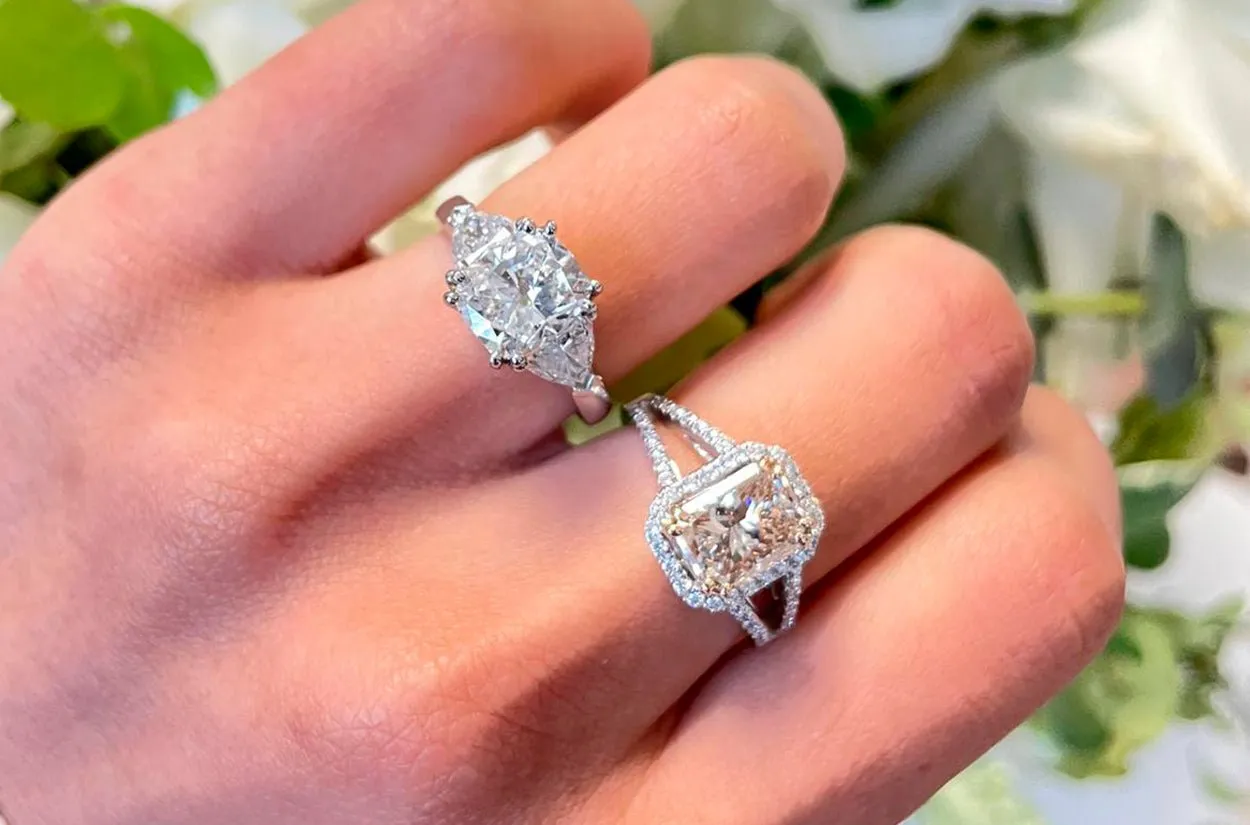 Ring Platinum 2 Trillions & Cushion Diamond 2.01 cts GIA G SI2