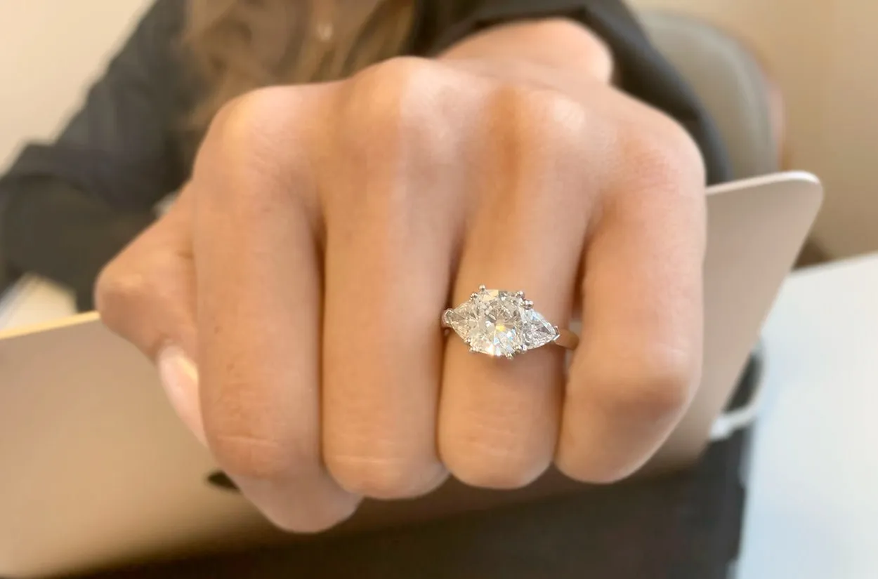 Ring Platinum 2 Trillions & Cushion Diamond 2.01 cts GIA G SI2