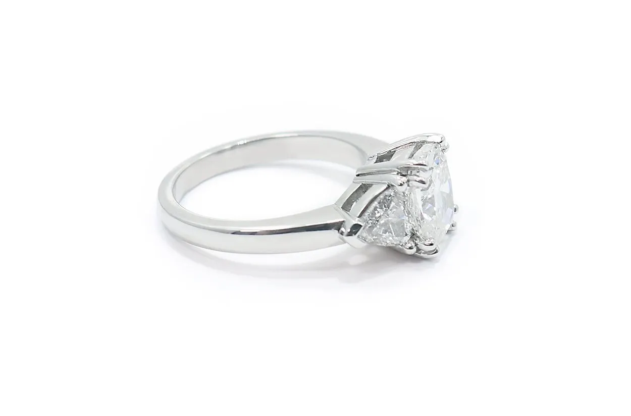 Ring Platinum 2 Trillions & Cushion Diamond 2.01 cts GIA G SI2