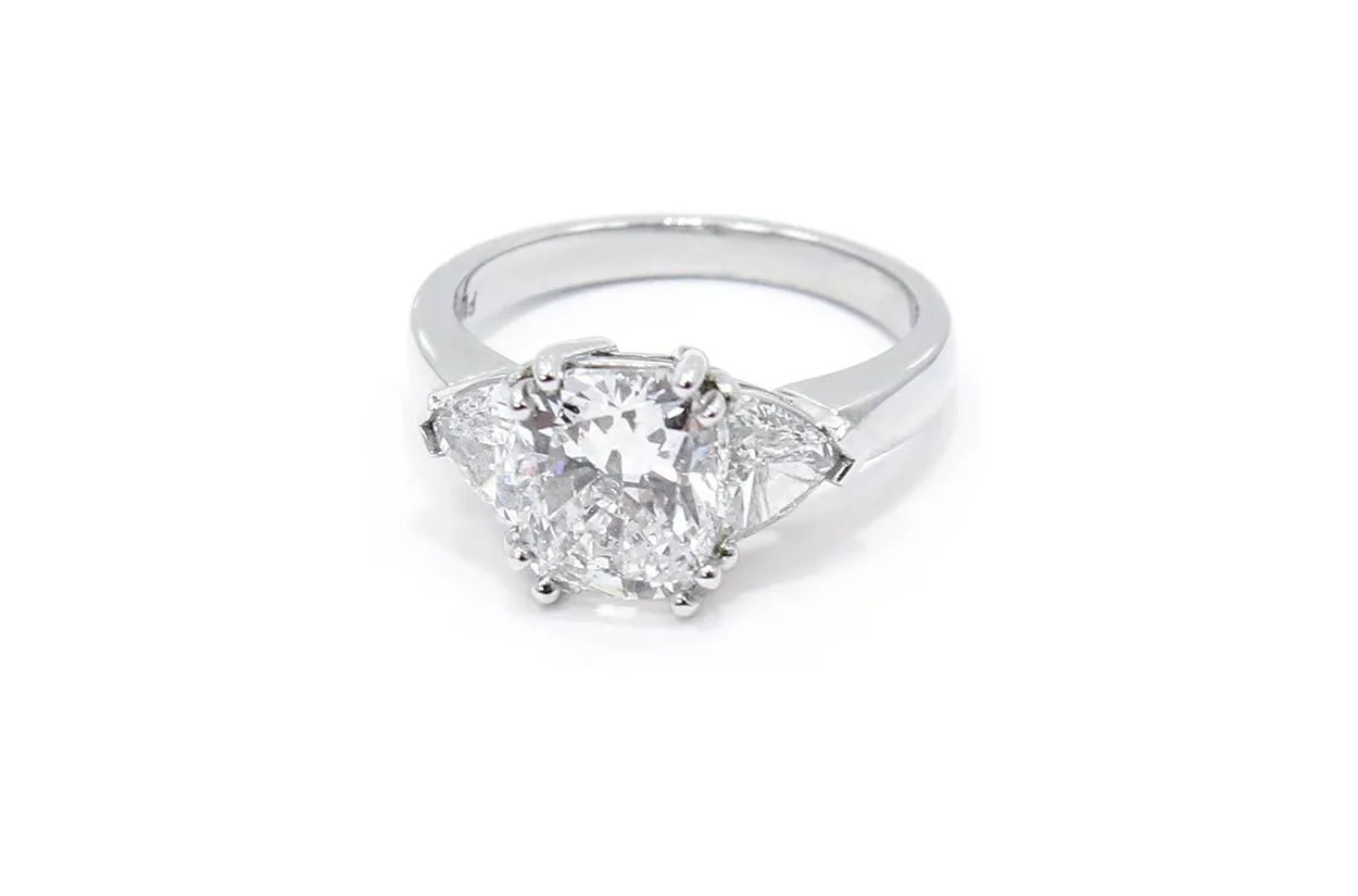 Ring Platinum 2 Trillions & Cushion Diamond 2.01 cts GIA G SI2