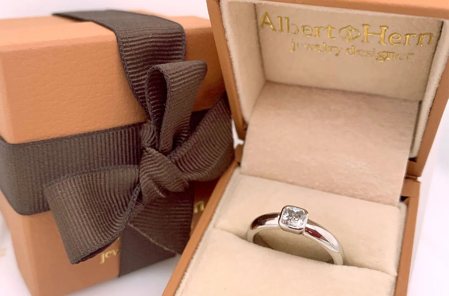 Ring Platinum Solitaire with Cushion Diamond I VS2 0.30 cts