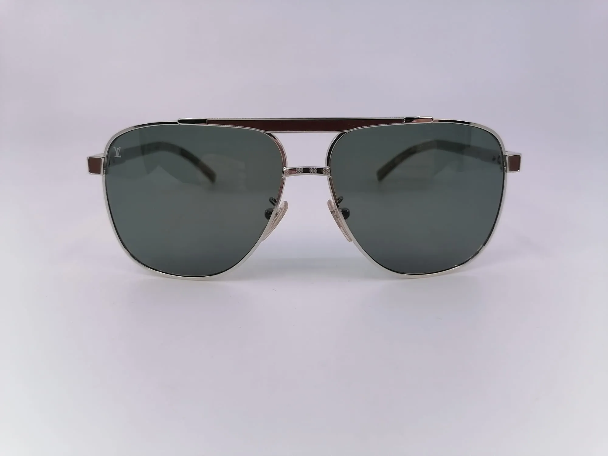 Silver Tone Metal Pilot Persuasion U Sunglasses