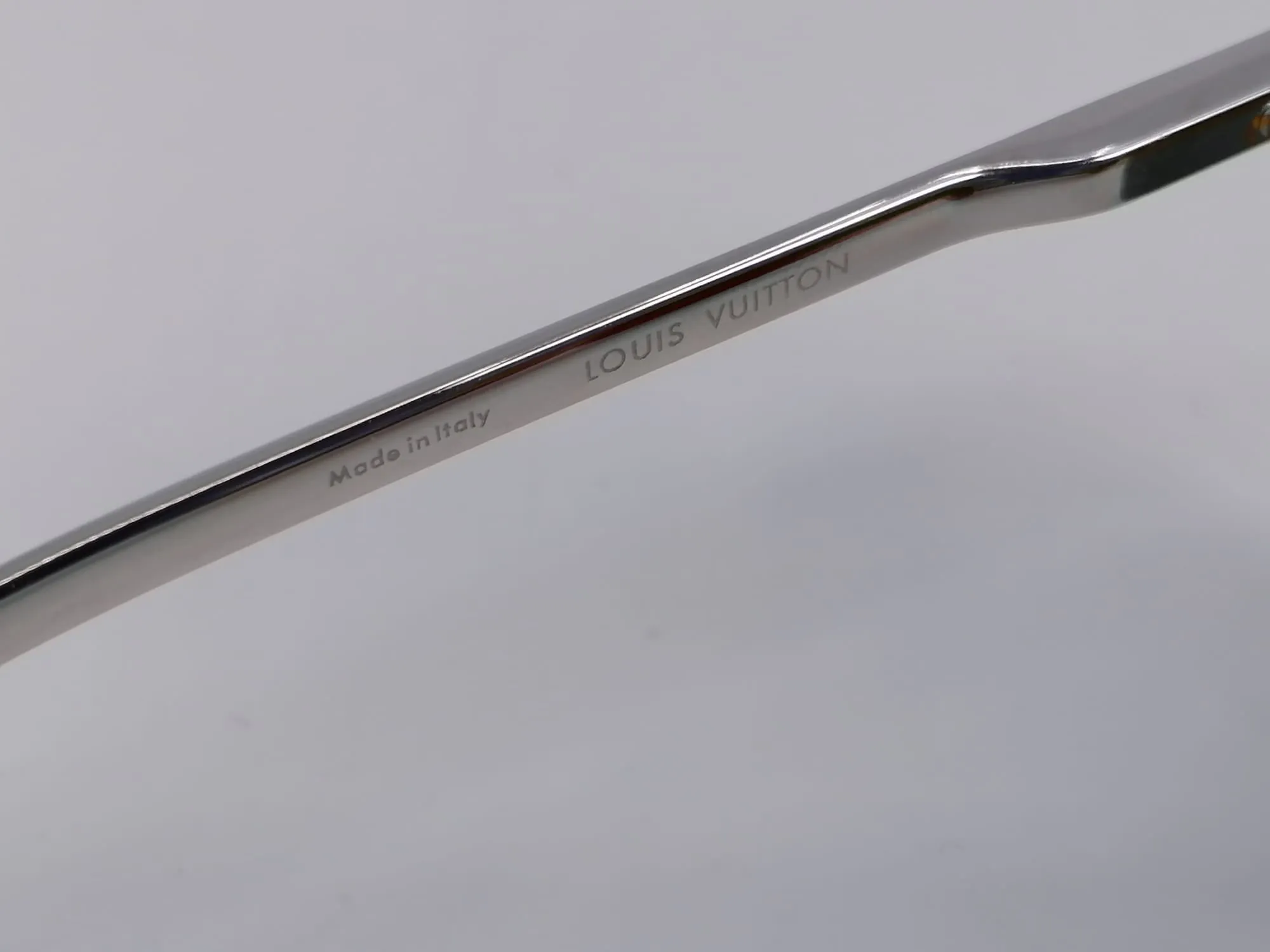 Silver Tone Metal Pilot Persuasion U Sunglasses