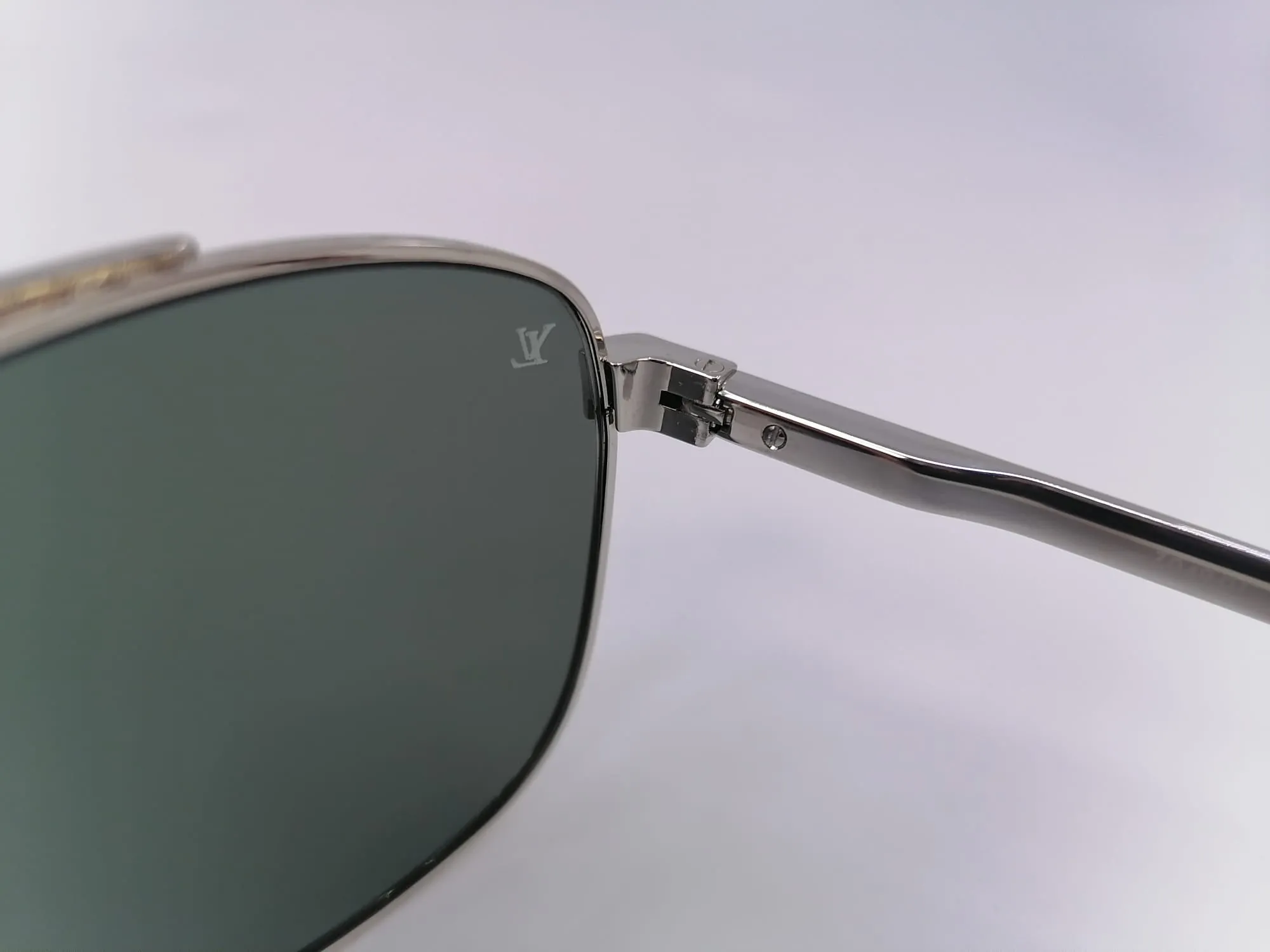 Silver Tone Metal Pilot Persuasion U Sunglasses