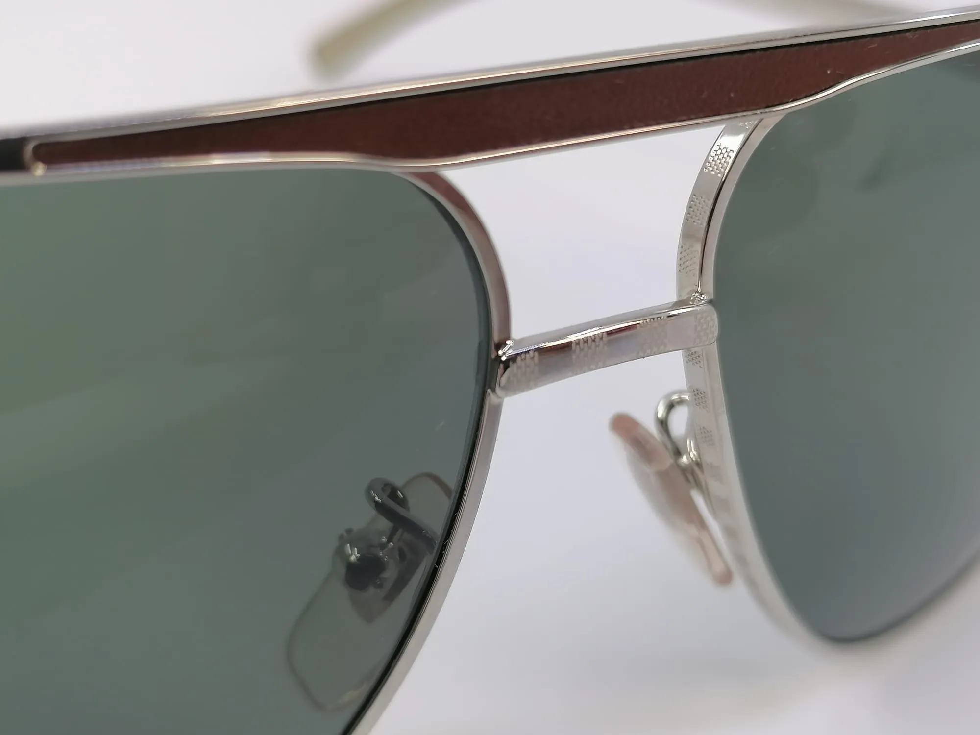 Silver Tone Metal Pilot Persuasion U Sunglasses