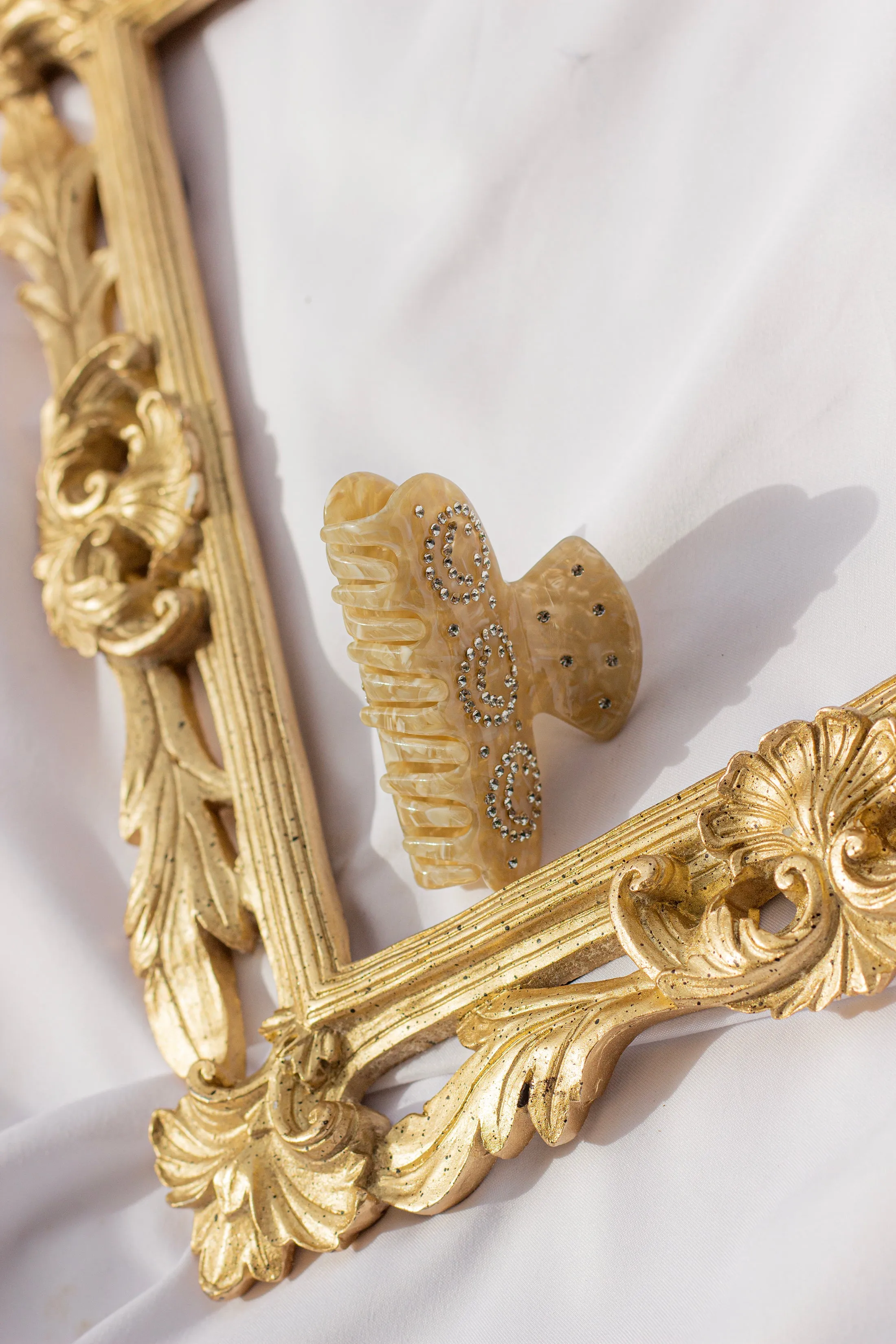 Smiley Face Diamante Claw Hair Clip