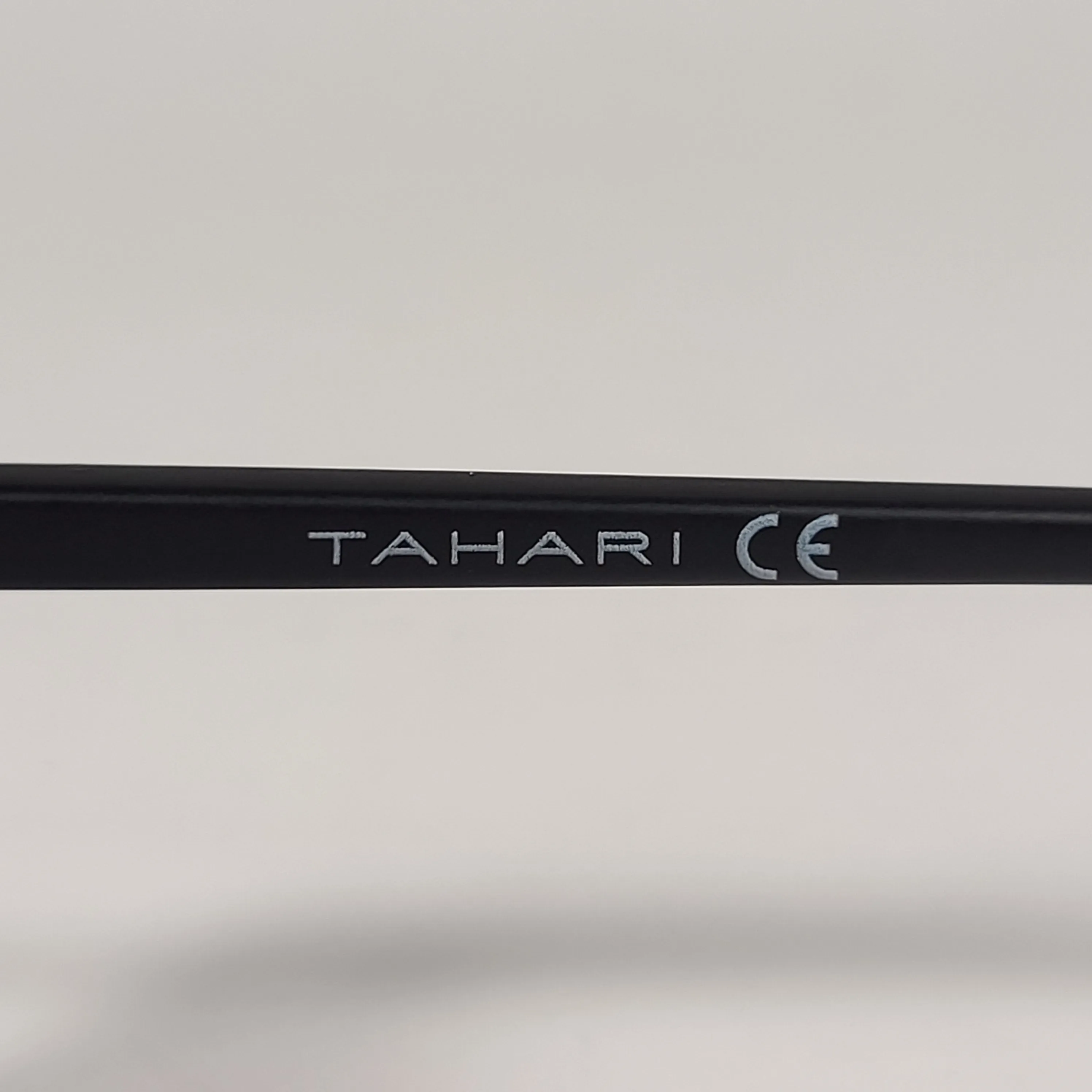 Tahari Round Aviator Sunglasses Gold Matte Black Smoke Gradient Lens TH785 GLDOX