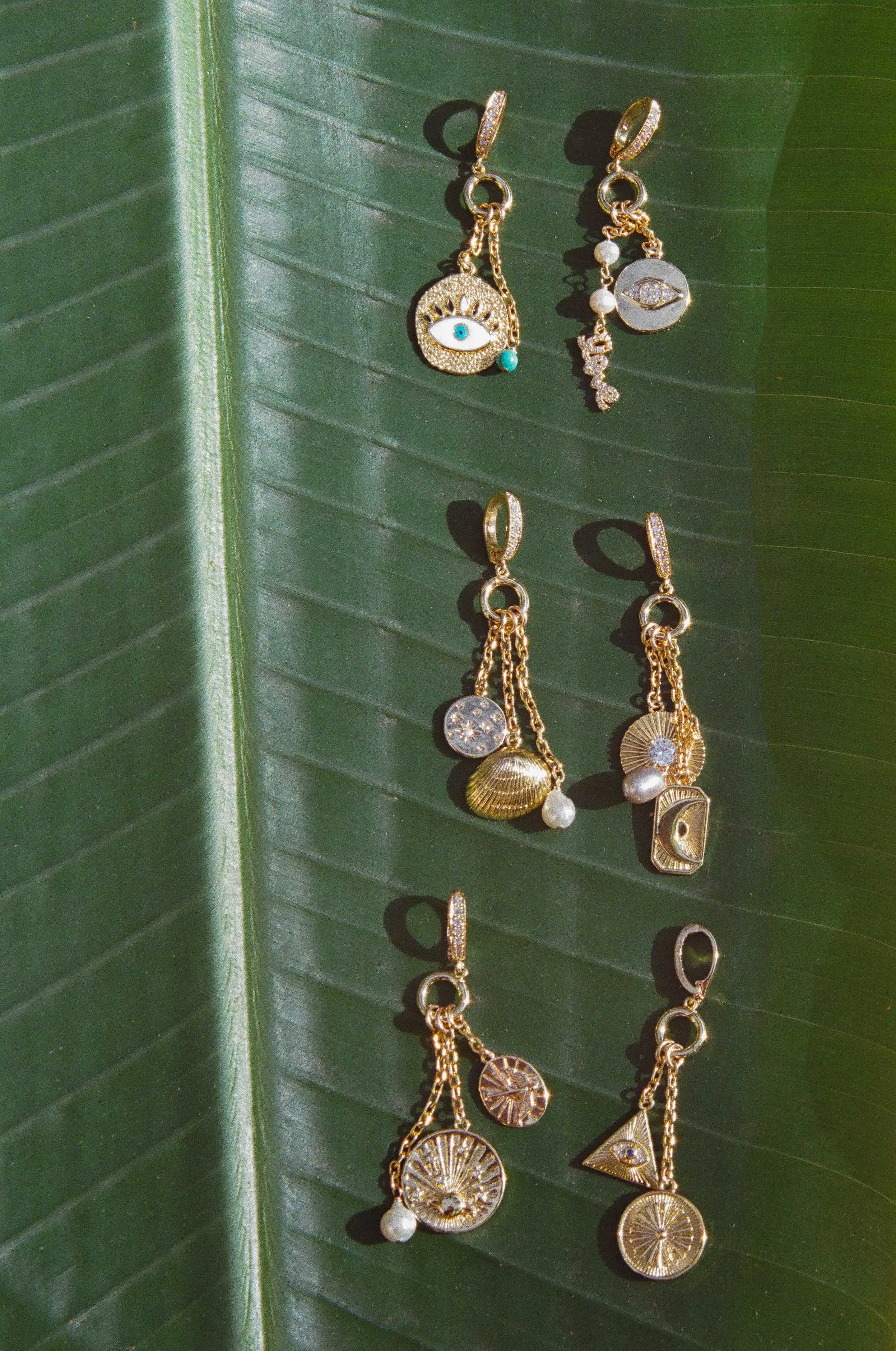 They Never Lie Charm Set
