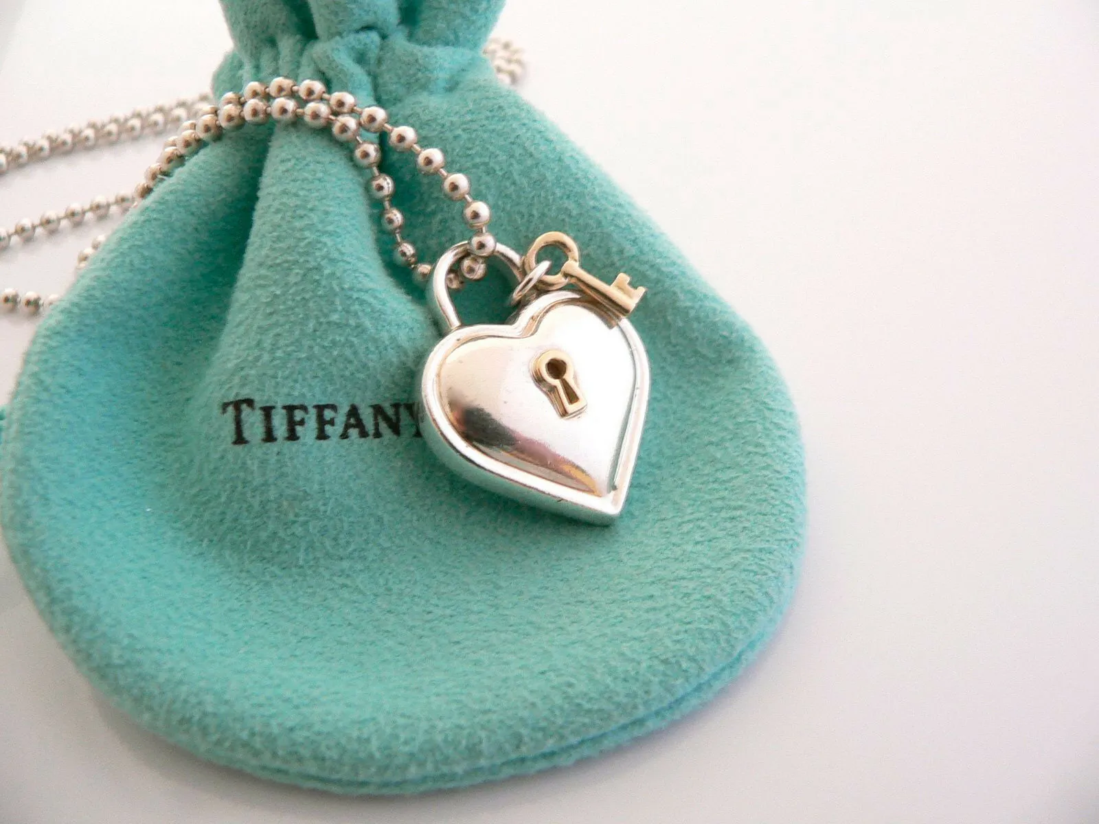 Tiffany & Co Silver 18K Gold Heart Key Necklace Pendant 20 Inch Gift Pouch Love