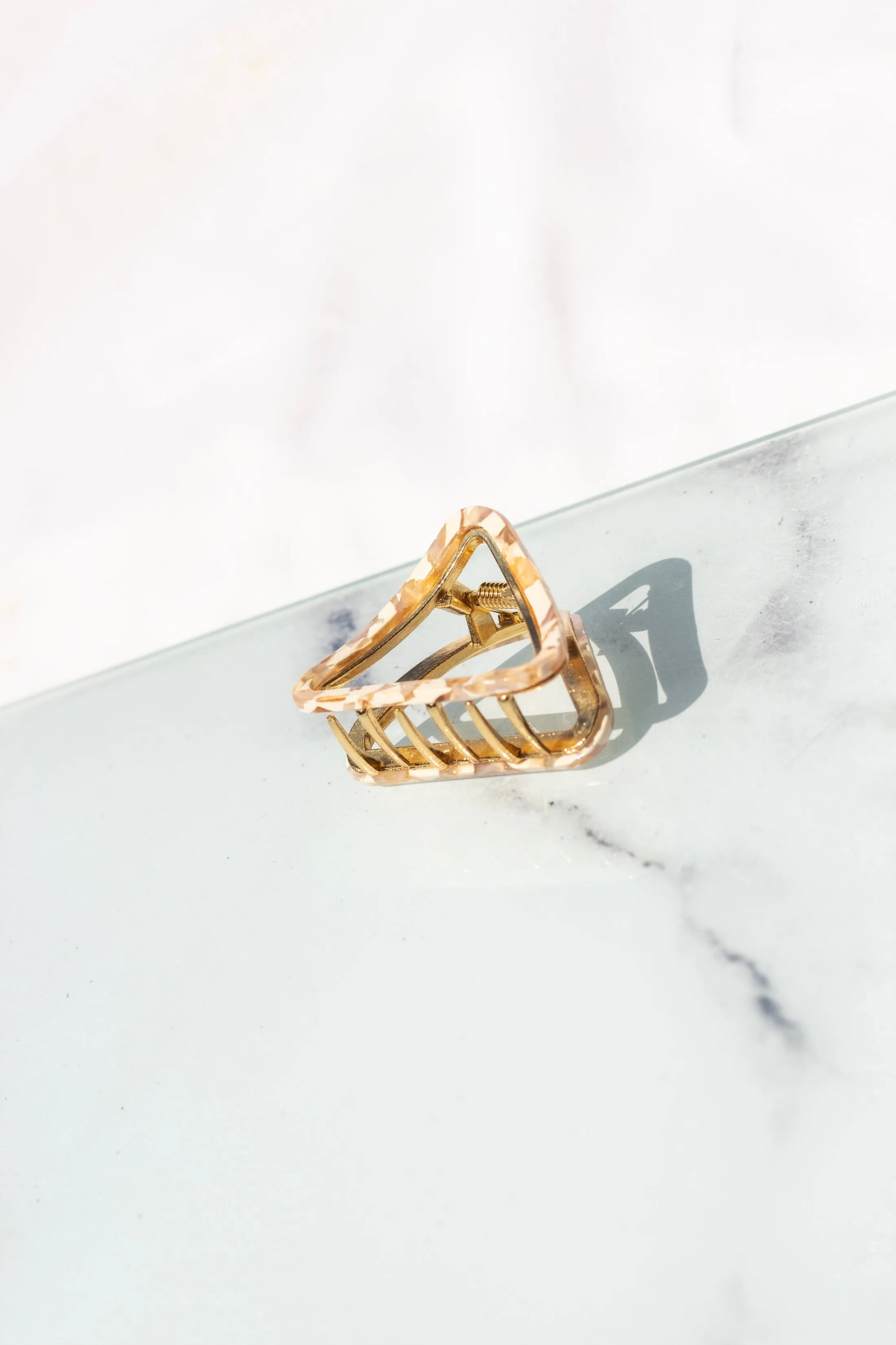 Triangle Outline Claw Hair Clip
