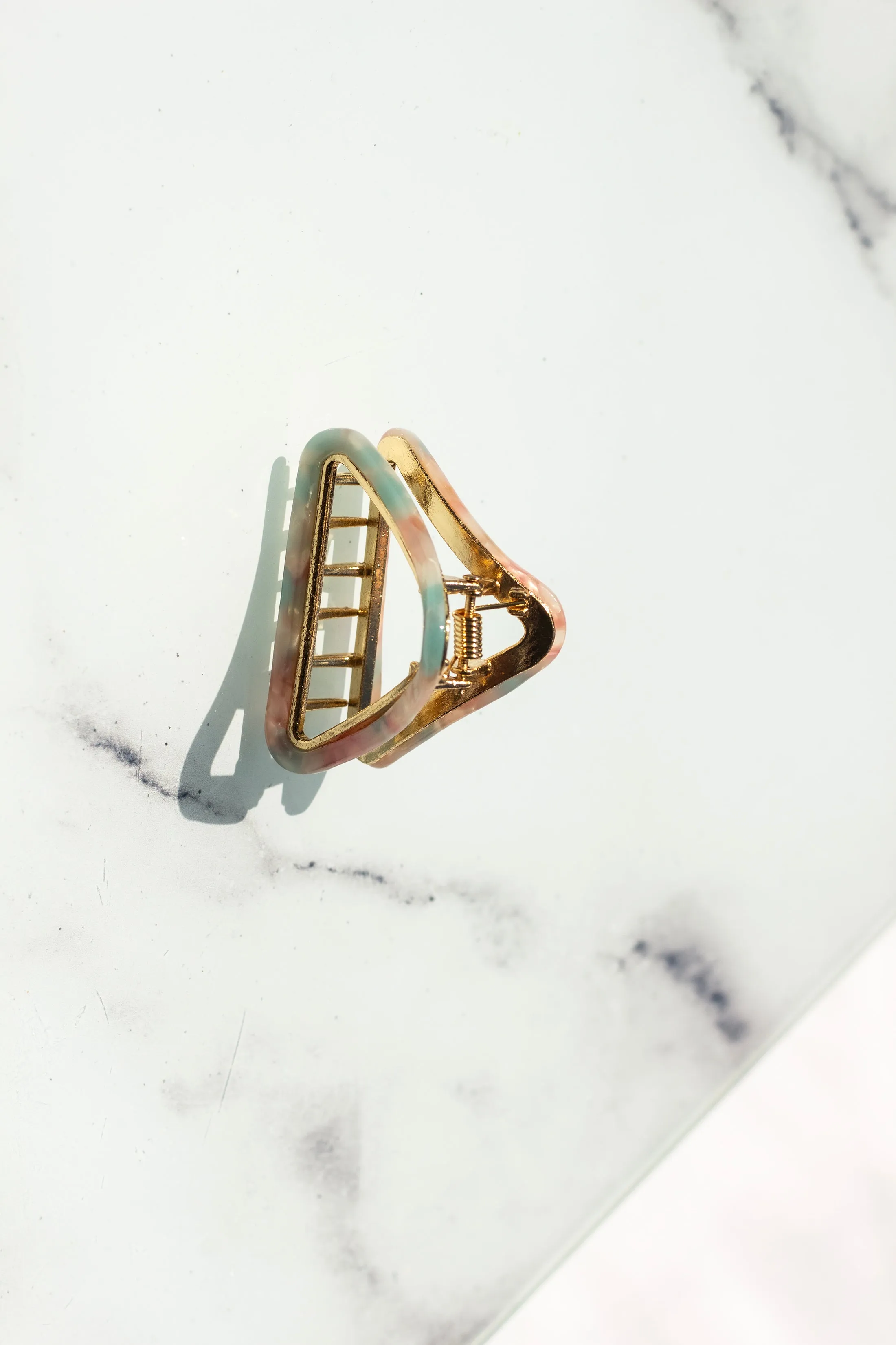 Triangle Outline Claw Hair Clip