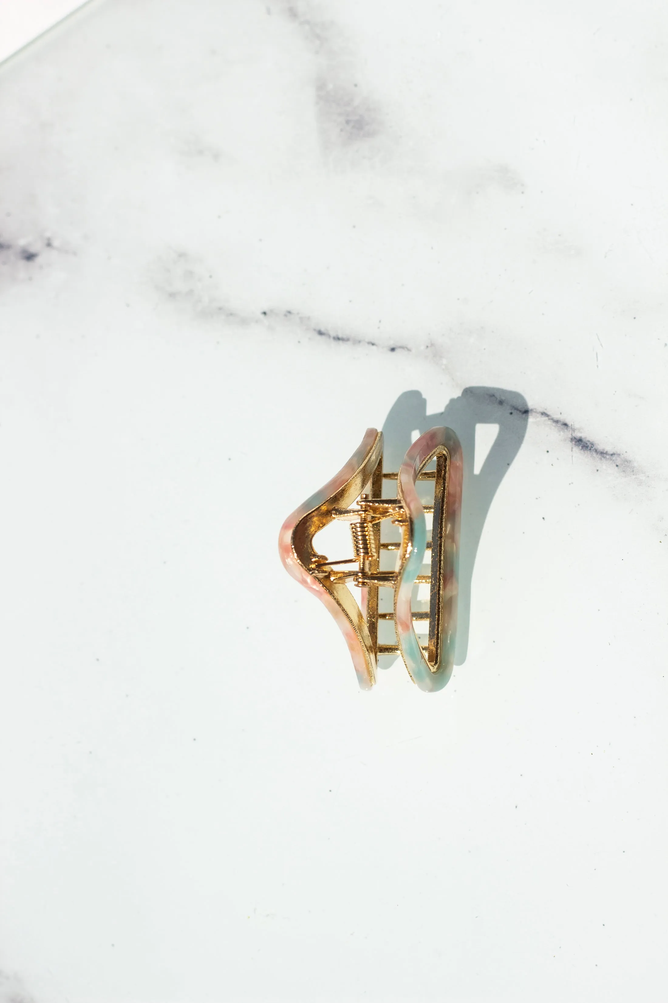 Triangle Outline Claw Hair Clip