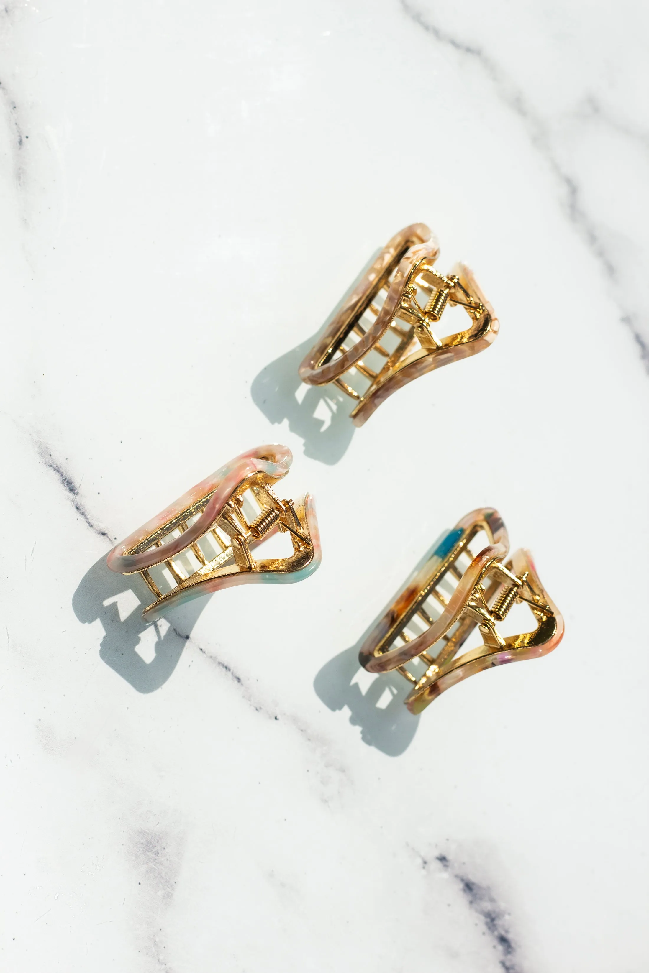 Triangle Outline Claw Hair Clip