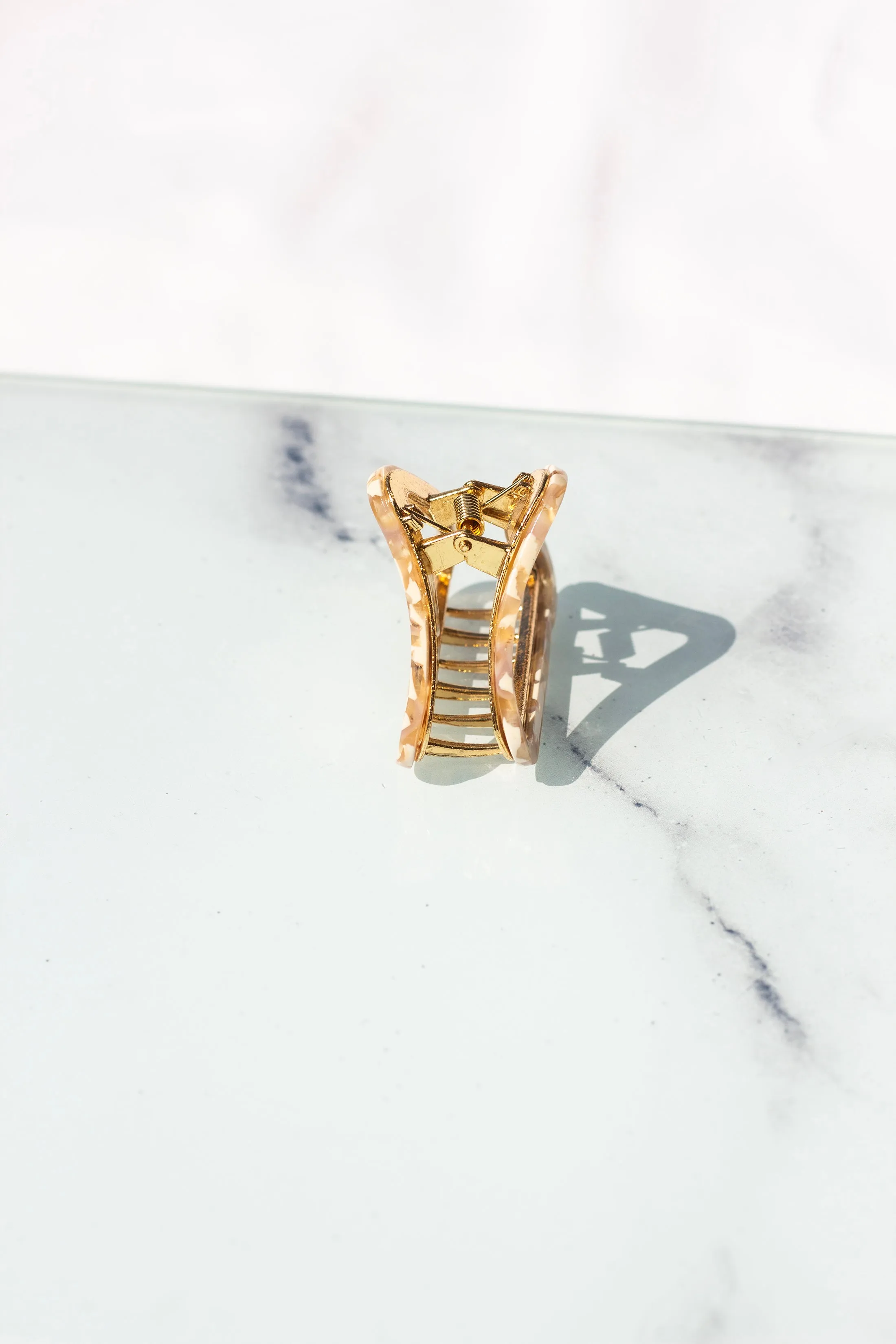 Triangle Outline Claw Hair Clip