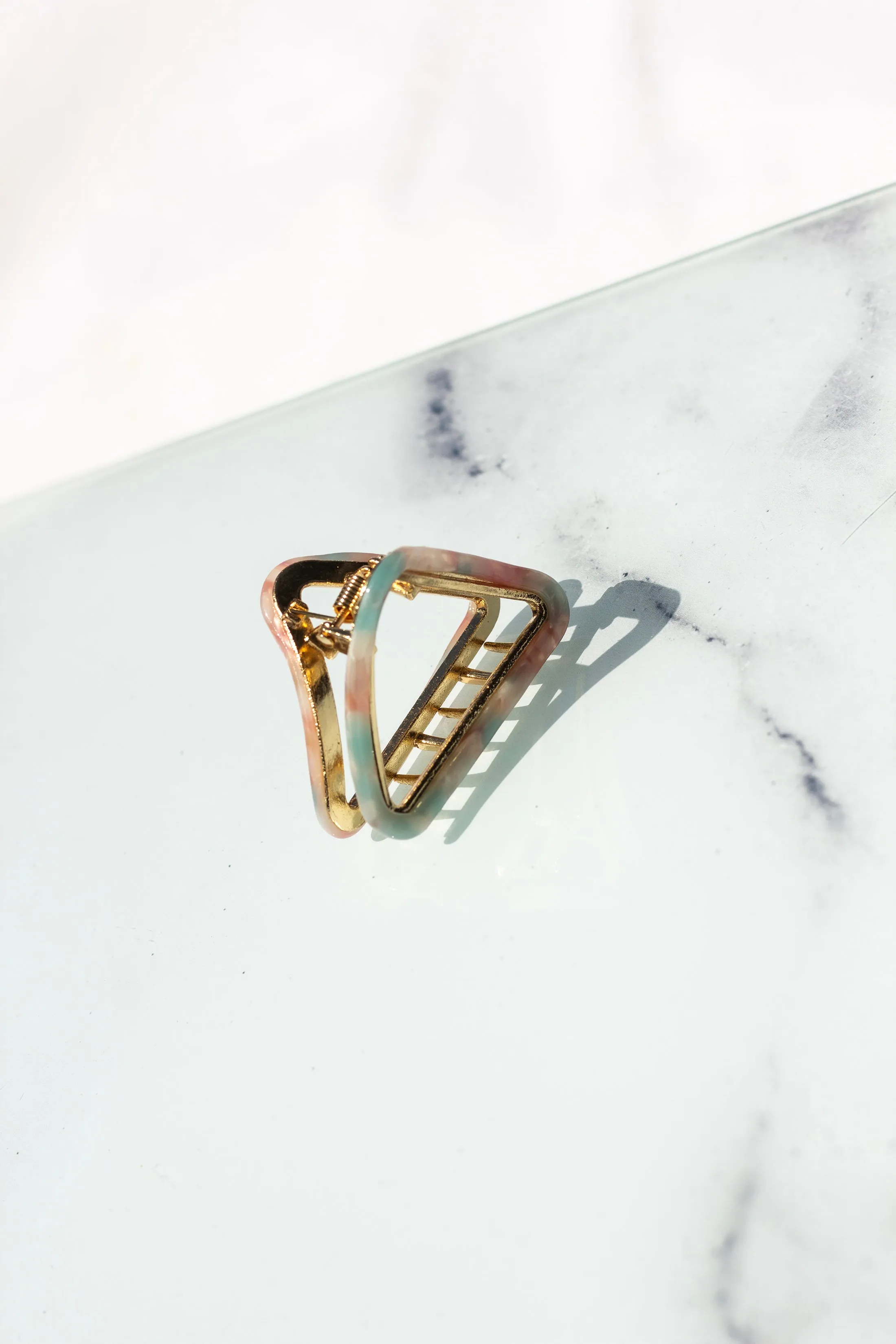 Triangle Outline Claw Hair Clip