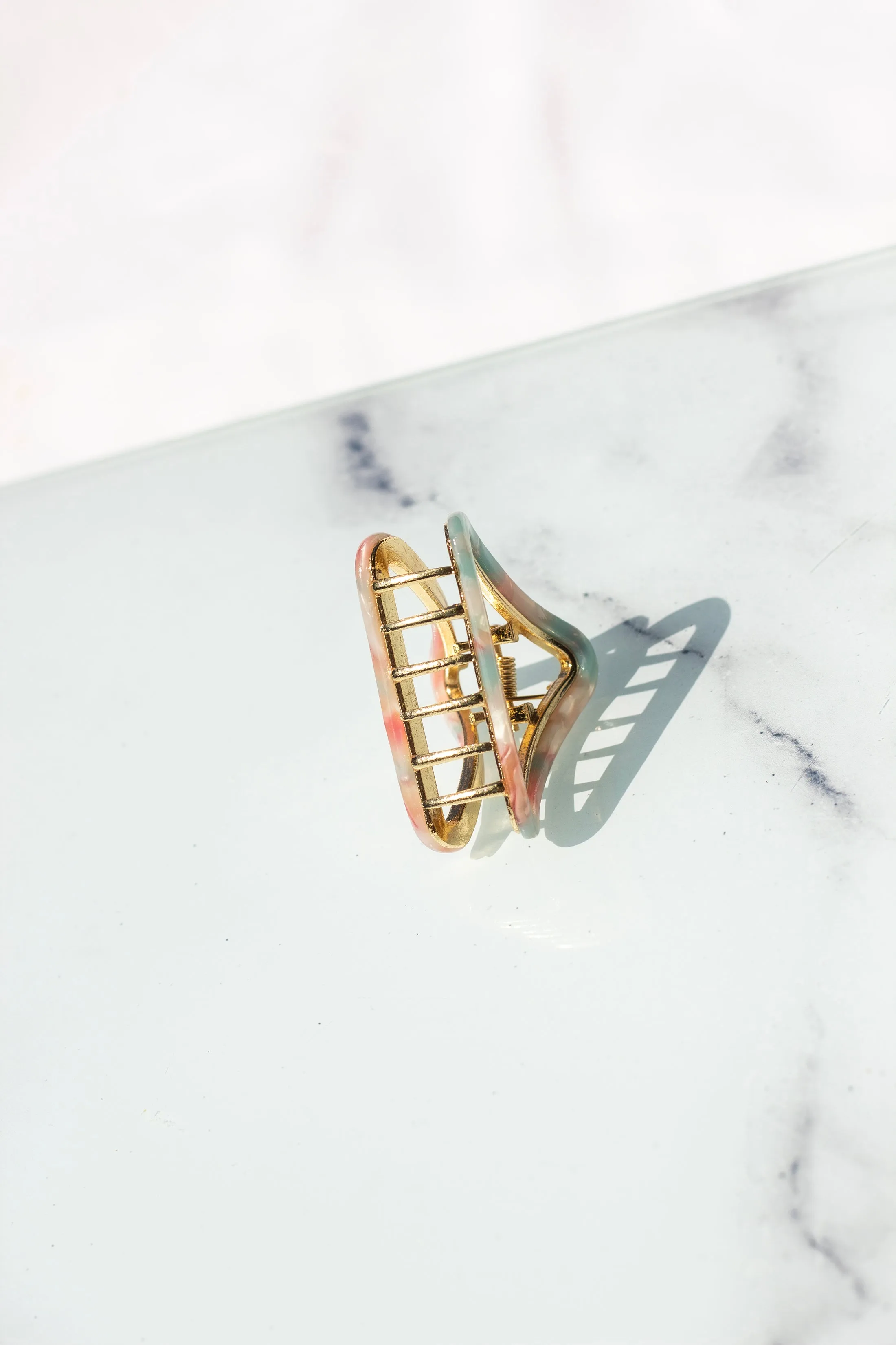 Triangle Outline Claw Hair Clip
