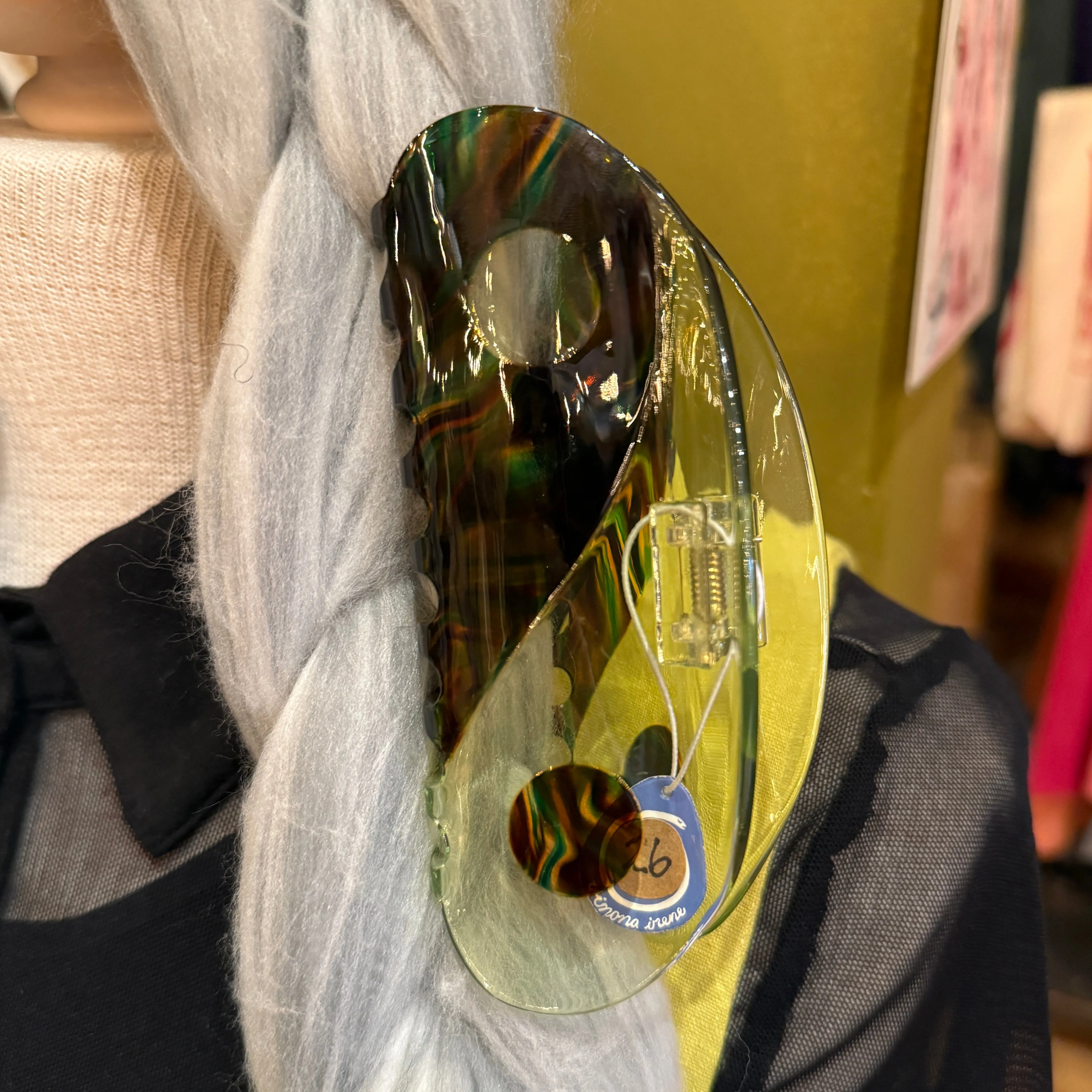 Yin Yang Long Hair Claw